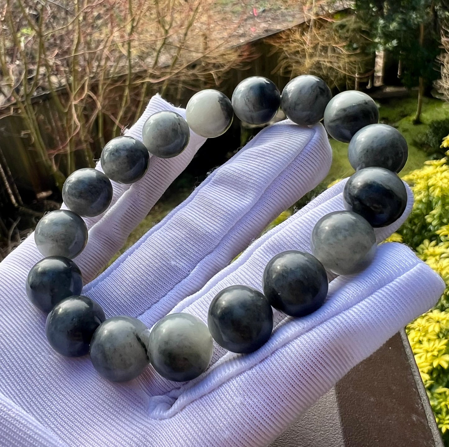 12mm Certified natural jade pebble/black and white nephrite/Qinghua nephrite pebble beads bracelet 天然精品 籽料青花手串 一线天/聚宝盆 #7235 特别油糯