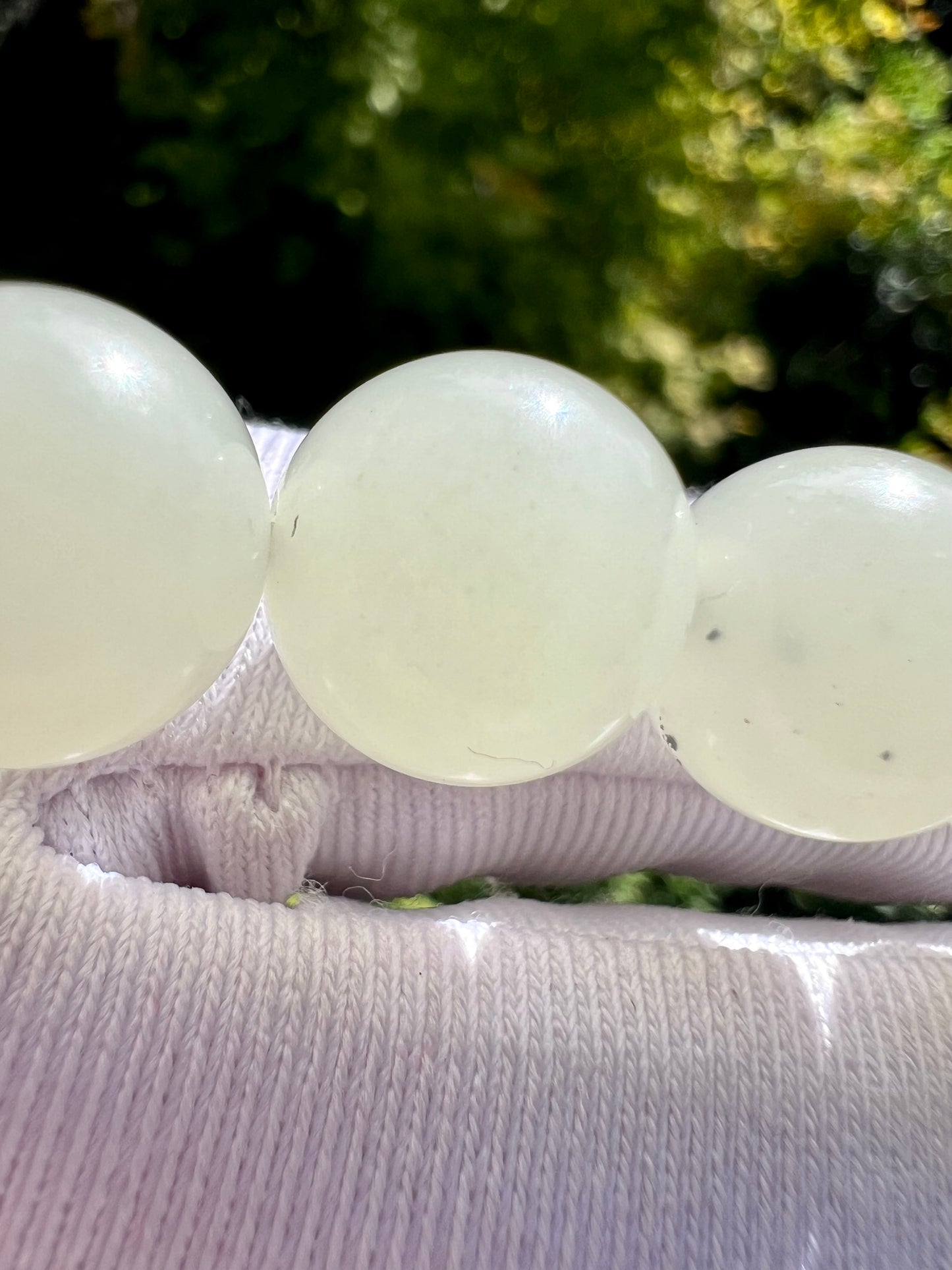 12.1mm Certified natural jade white Nephrite with Ink-dotted Qinghua bracelet/Heishan oily white nephrite/Good whiteness 天然软玉 点墨青花白玉 圆珠手串 #1181油白细润