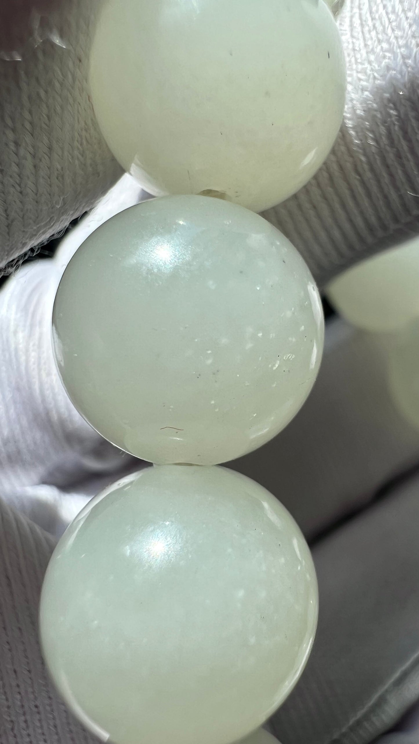 12.1mm Certified natural jade white Nephrite with Ink-dotted Qinghua bracelet/Heishan oily white nephrite/Good whiteness 天然软玉 点墨青花白玉 圆珠手串 #1181油白细润