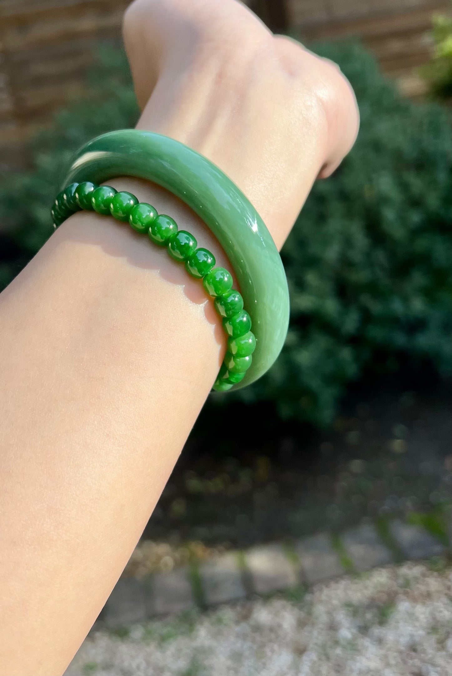 56.5mm Certified Natural hetian jade Siberian green nephrite Bangle/greenish blue bangle天然精品和田玉老俄料碧玉 胖圆条手镯 粉绿#6620 猫眼结构