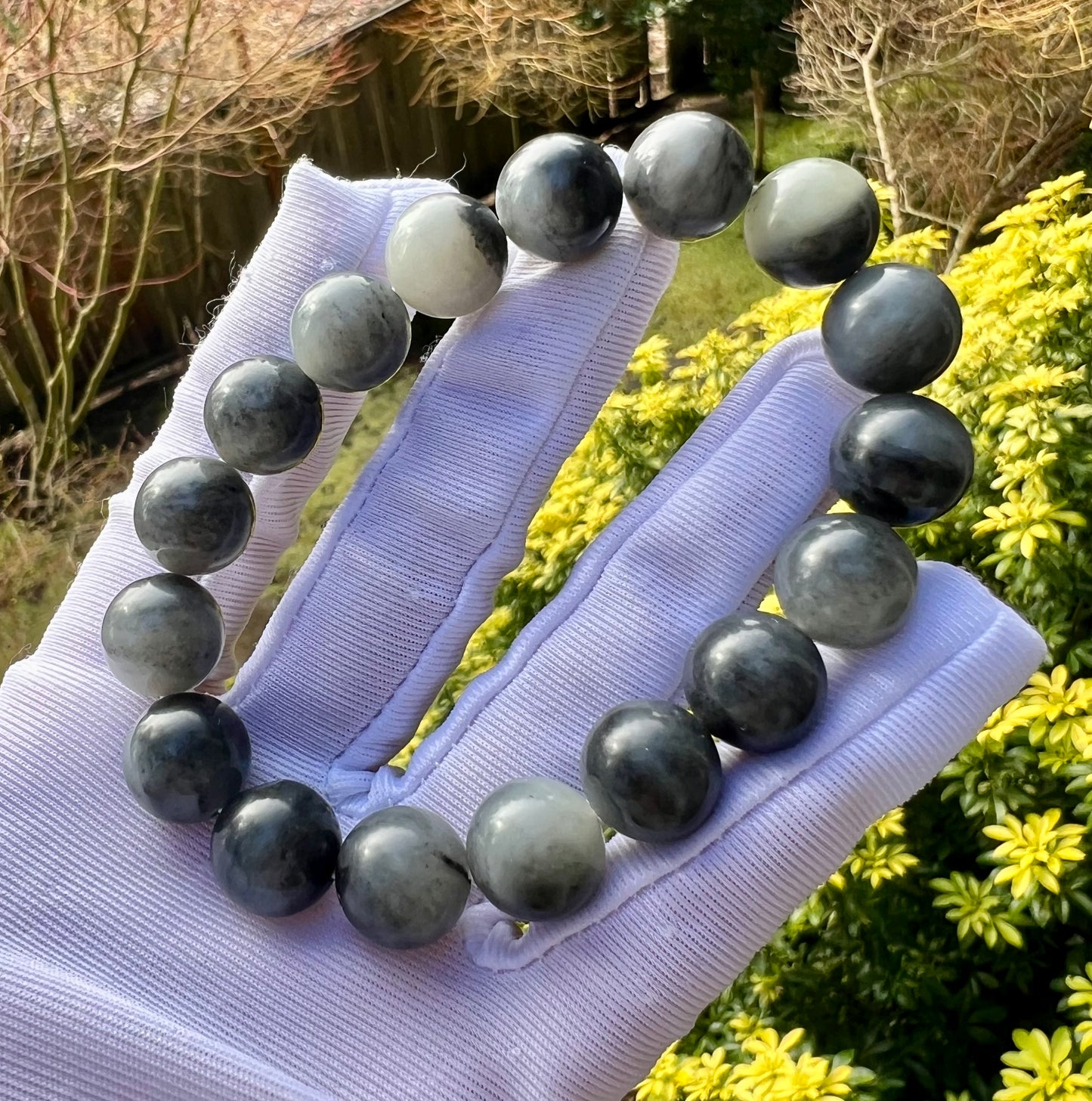12mm Certified natural jade pebble/black and white nephrite/Qinghua nephrite pebble beads bracelet 天然精品 籽料青花手串 一线天/聚宝盆 #7235 特别油糯