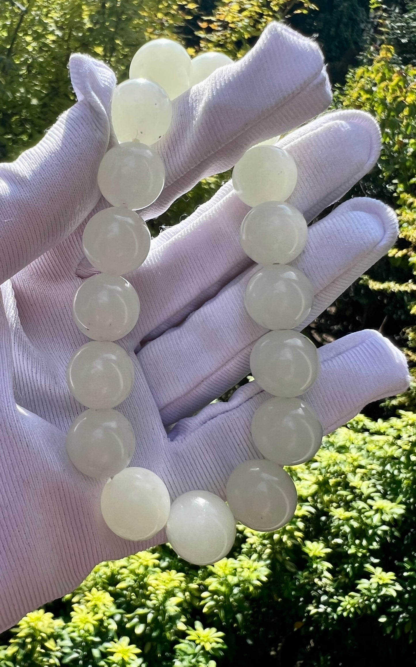 12.1mm Certified natural jade white Nephrite with Ink-dotted Qinghua bracelet/Heishan oily white nephrite/Good whiteness 天然软玉 点墨青花白玉 圆珠手串 #1181油白细润