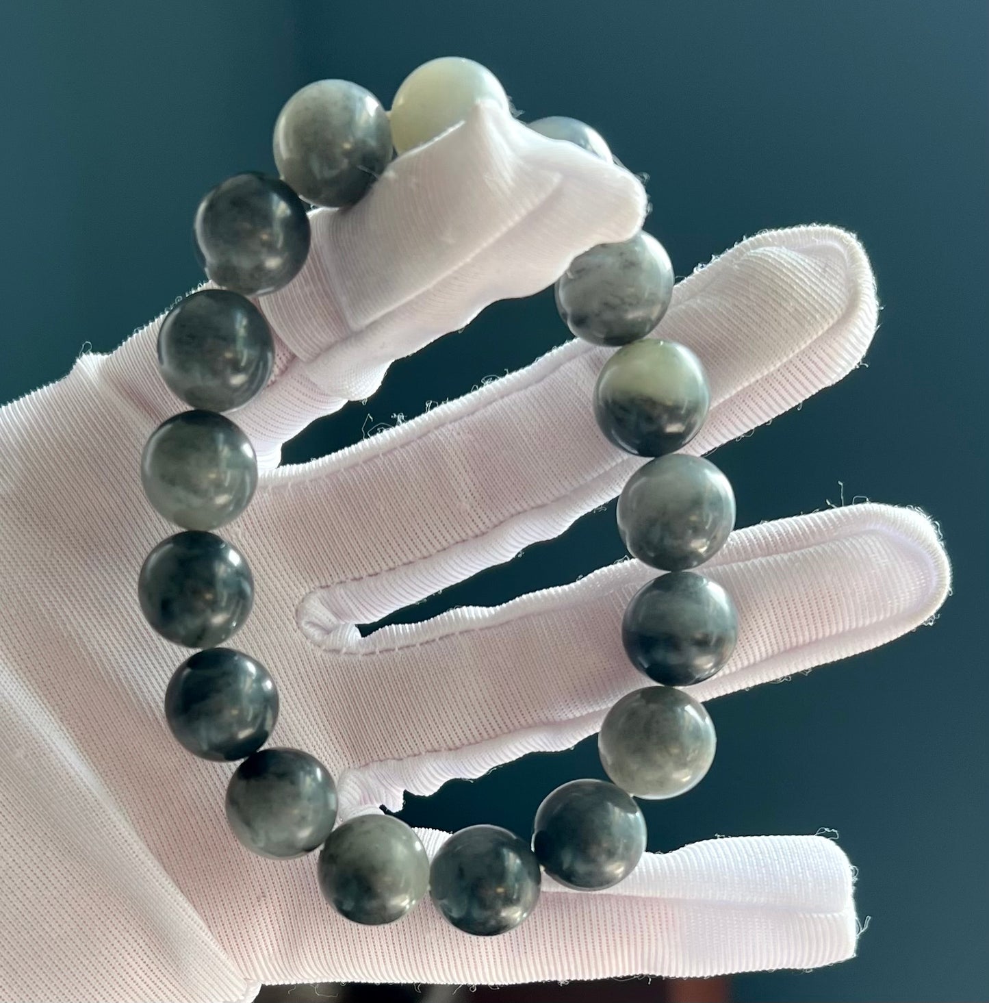 12mm Certified natural jade pebble/black and white nephrite/Qinghua nephrite pebble beads bracelet 天然精品 籽料青花手串 一线天/聚宝盆 #7235 特别油糯