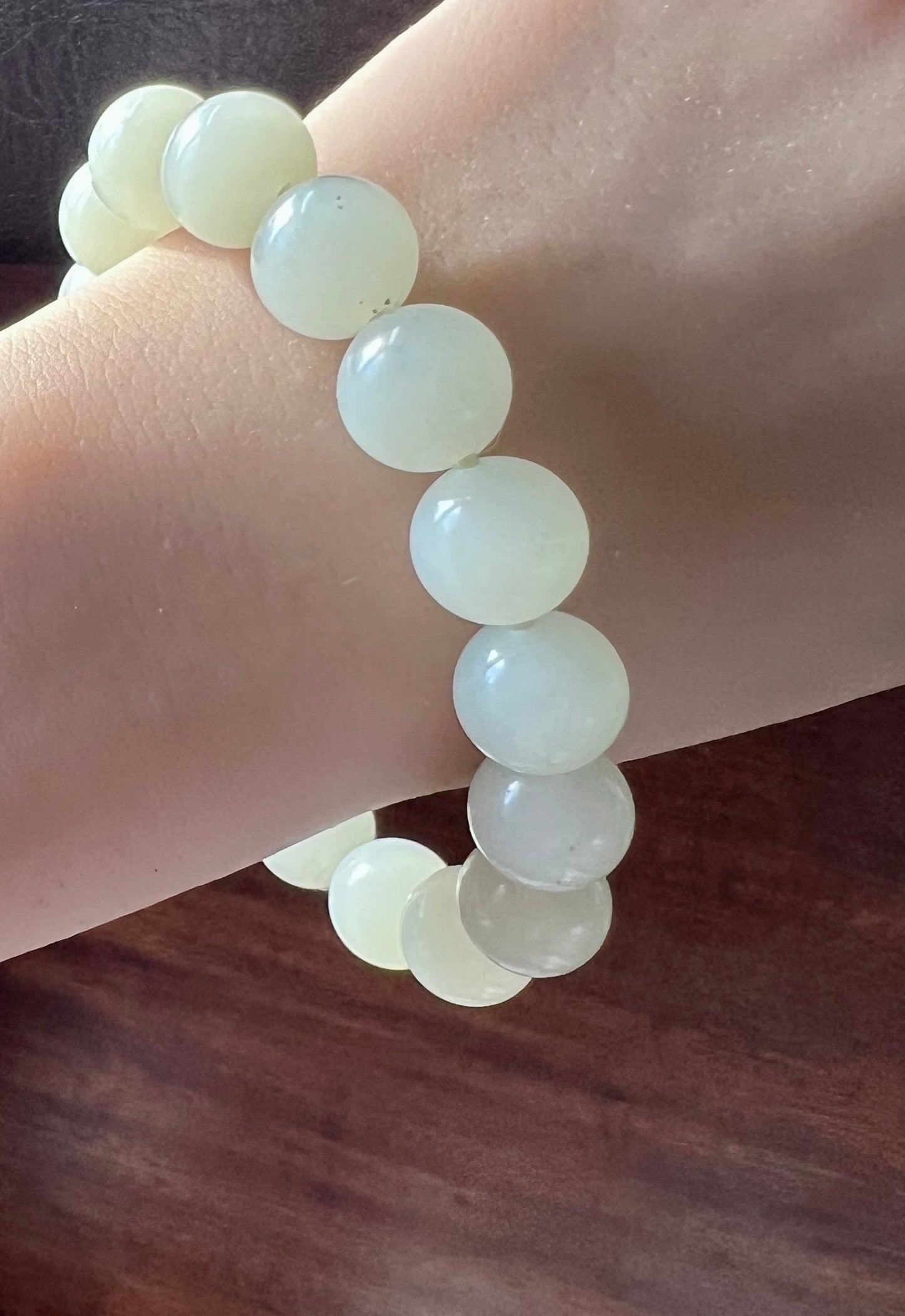 12.1mm Certified natural jade white Nephrite with Ink-dotted Qinghua bracelet/Heishan oily white nephrite/Good whiteness 天然软玉 点墨青花白玉 圆珠手串 #1181油白细润