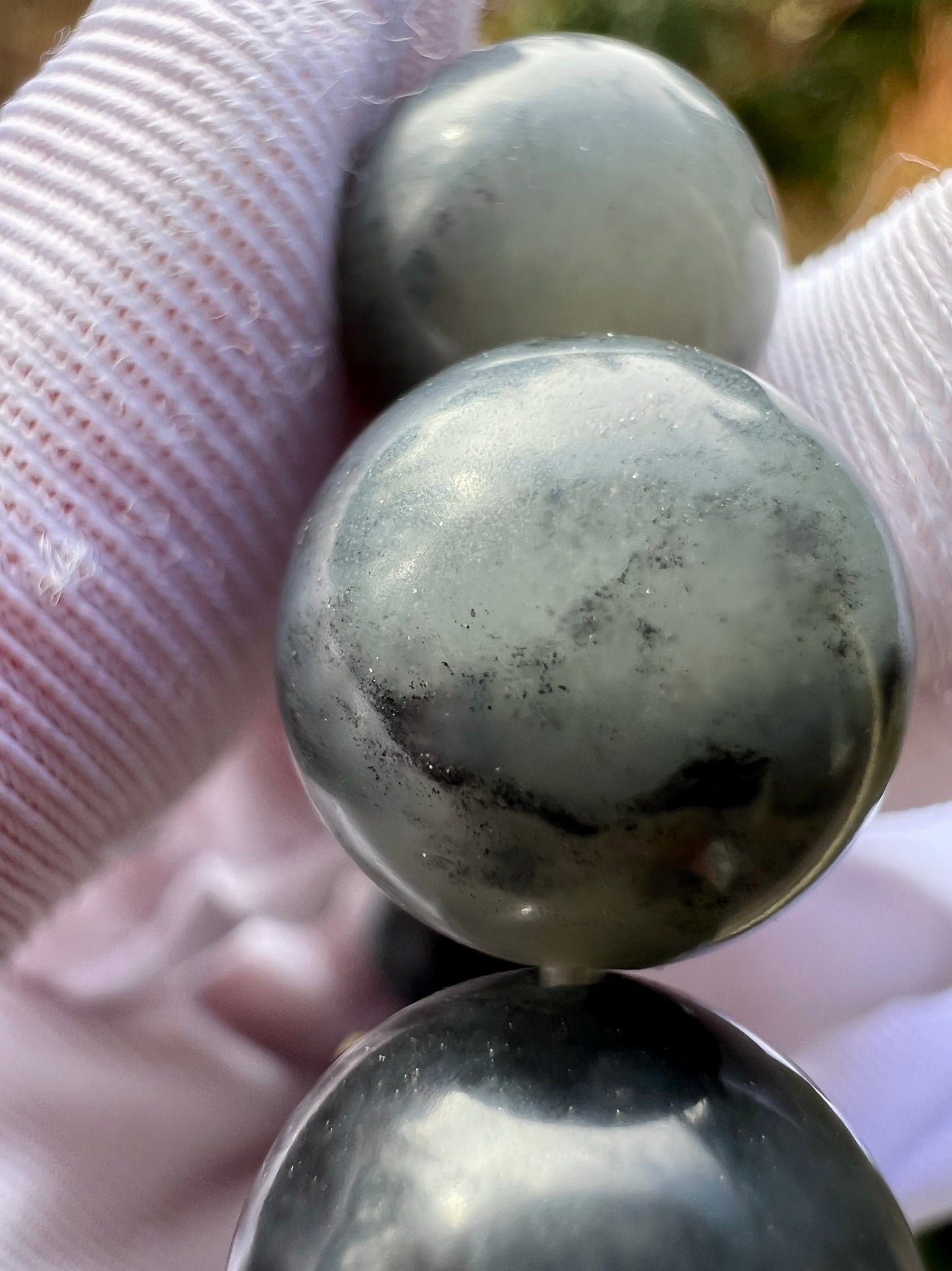 12mm Certified natural jade pebble/black and white nephrite/Qinghua nephrite pebble beads bracelet 天然精品 籽料青花手串 一线天/聚宝盆 #7235 特别油糯