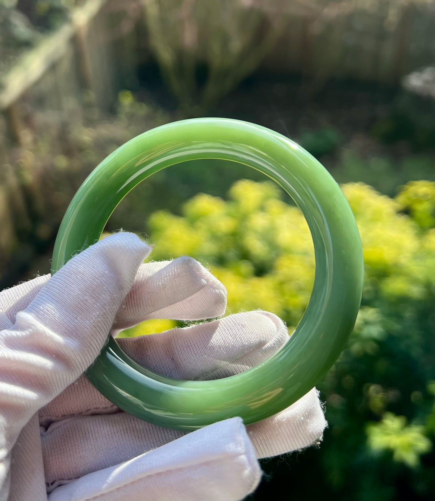56.5mm Certified Natural hetian jade Siberian green nephrite Bangle/greenish blue bangle天然精品和田玉老俄料碧玉 胖圆条手镯 粉绿#6620 猫眼结构