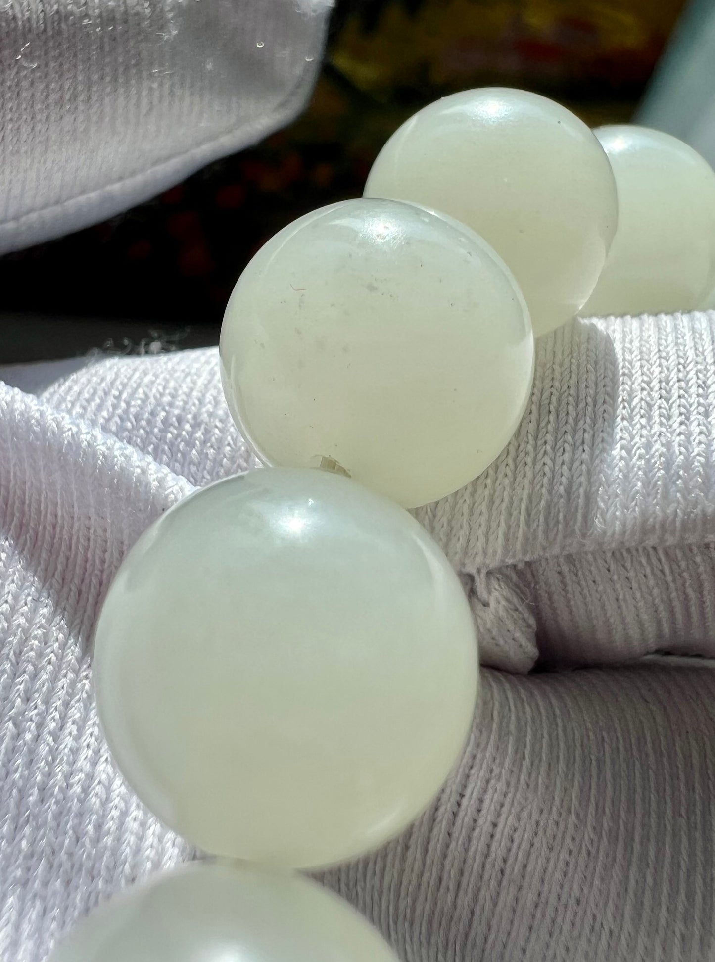 12.1mm Certified natural jade white Nephrite with Ink-dotted Qinghua bracelet/Heishan oily white nephrite/Good whiteness 天然软玉 点墨青花白玉 圆珠手串 #1181油白细润