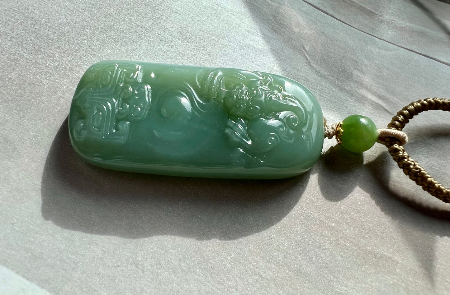 Certified natural nephrite green jade/Siberian green nephrite carved Pixiu pendant necklace/bluish green nephrite天然精品 俄料碧玉 粉青碧玉貔貅吊坠#6053 起莹光