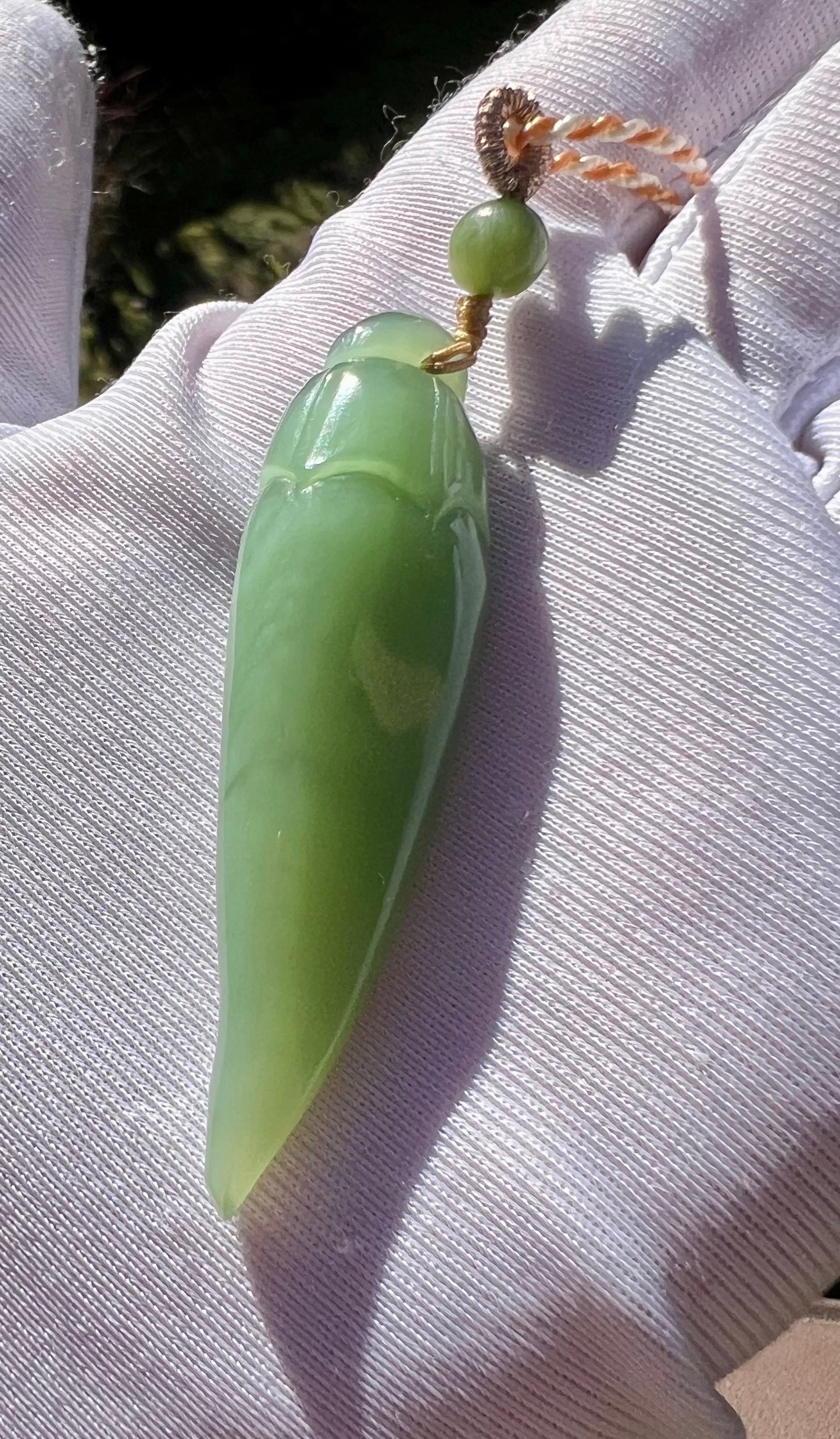 Certified natural nephrite green jade/Siberian bluish green nephrite carved pepper pendant necklace 天然俄料碧玉 粉青辣椒 吊坠 项链#1427 绿调粉青起莹光