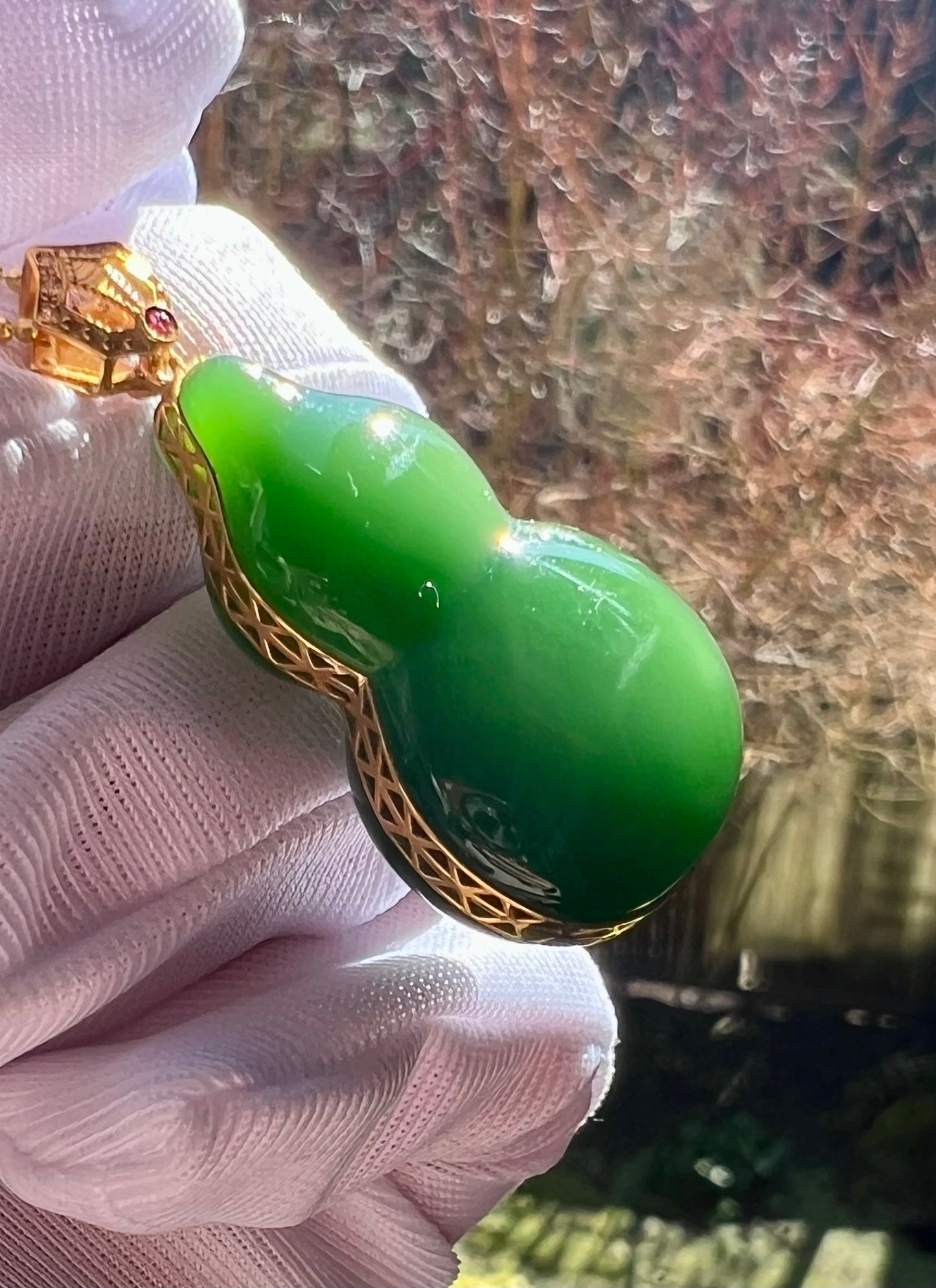 Certified natural nephrite green jade pendant /gold 18k/green nephrite Carved gourd pendant 天然碧玉 辣绿菠菜绿葫芦 无结构起莹光 18k金厚镶吊坠/项链#2201