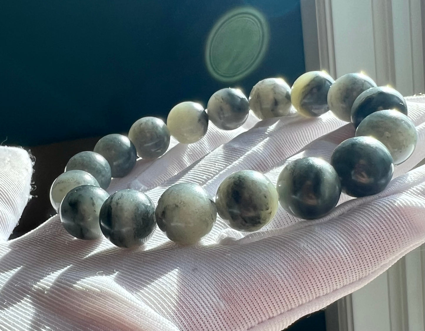 12mm Certified natural jade pebble/black and white nephrite/Qinghua nephrite pebble beads bracelet 天然精品 籽料青花手串 一线天/聚宝盆 #7235 特别油糯