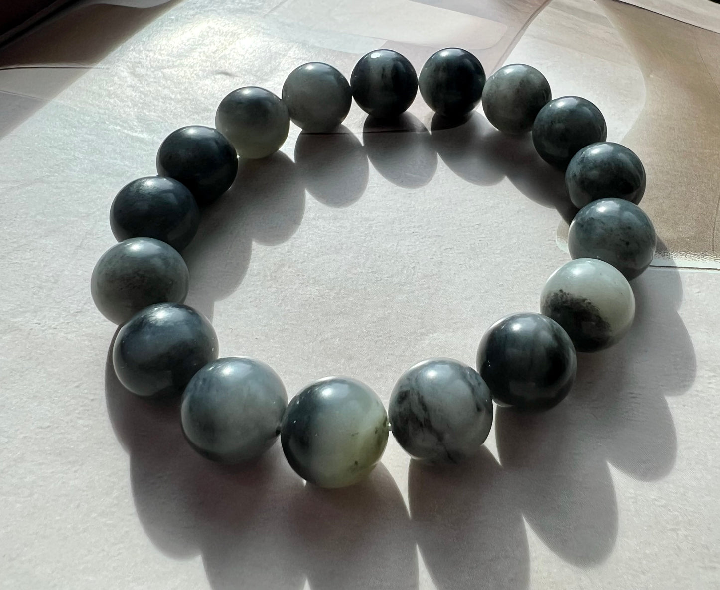 12mm Certified natural jade pebble/black and white nephrite/Qinghua nephrite pebble beads bracelet 天然精品 籽料青花手串 一线天/聚宝盆 #7235 特别油糯
