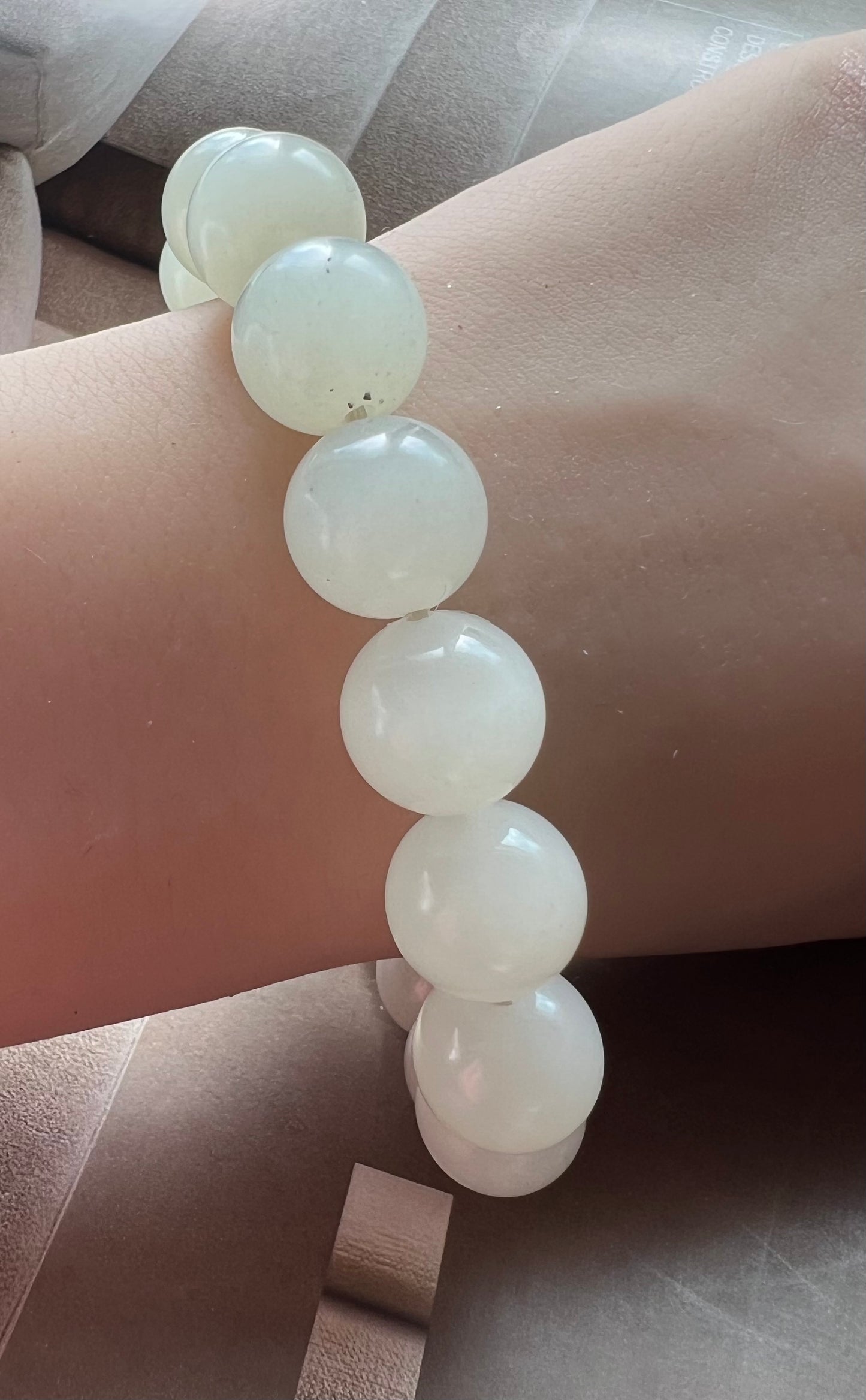 12.1mm Certified natural jade white Nephrite with Ink-dotted Qinghua bracelet/Heishan oily white nephrite/Good whiteness 天然软玉 点墨青花白玉 圆珠手串 #1181油白细润