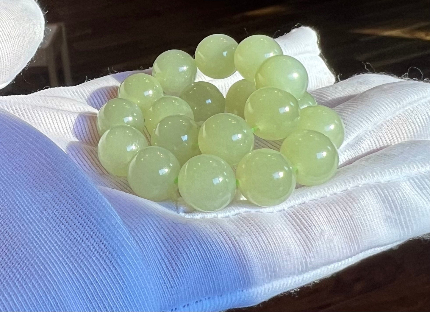 High quality Certified Natural old mine Hetian jade nephrite Bracelet/green grape color bracelet 野牛沟老坑和田玉 冰晴水 青提色 葡萄肉 冰润起荧光带猫眼#3484