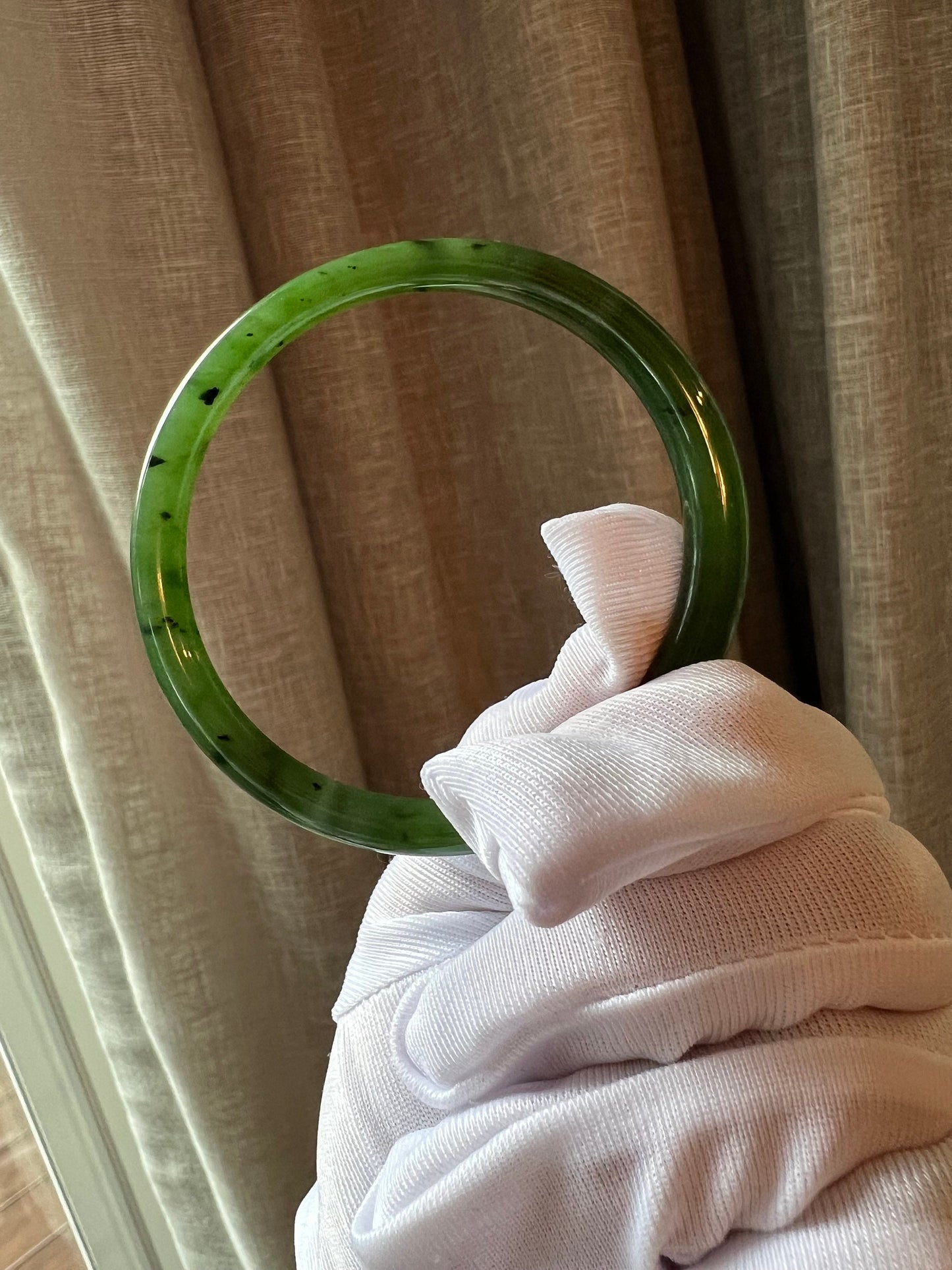 55.5mm Certified Natural hetian jade Siberian green nephrite Bangle/oily green nephrite 天然俄料碧玉和田玉 正阳绿碧玉手镯 美人条 叮当镯 冰润 #0119