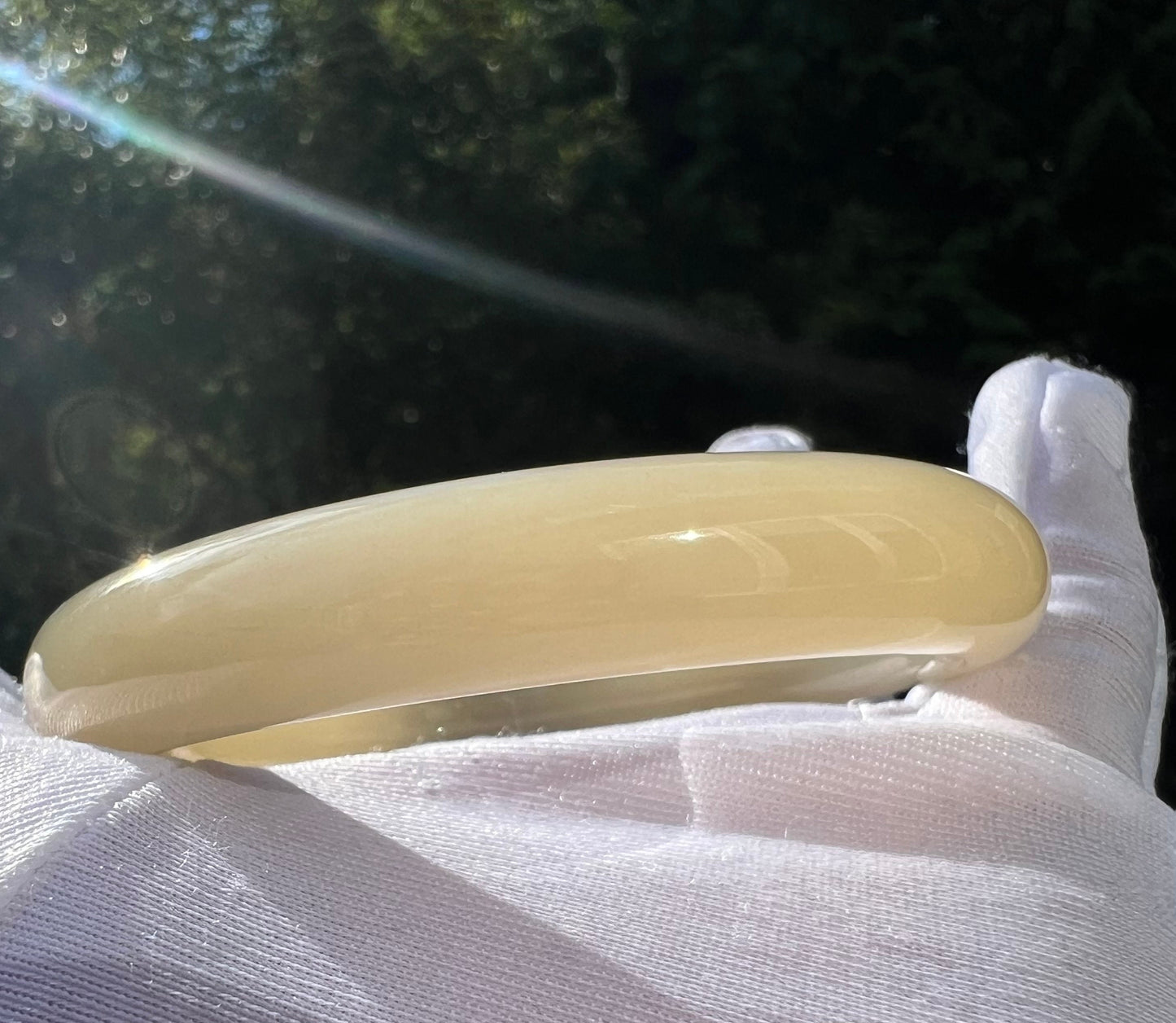 57.2mm Certified Natural old mine Hetian jade bangle bracelet/icy glutinous honey water nephrite/天然精品青海老矿和田玉 正圈手镯 平安镯 蜂蜜水 冰糯 起荧光 #0407