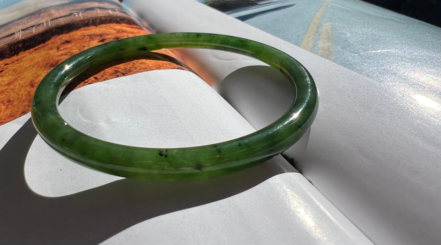 58.4mm Certified Natural hetian jade Siberian green nephrite Bangle/icy oily green nephrite 天然俄料碧玉和田玉 冰阳绿碧玉手镯 美人条 叮当镯 冰润 #5339