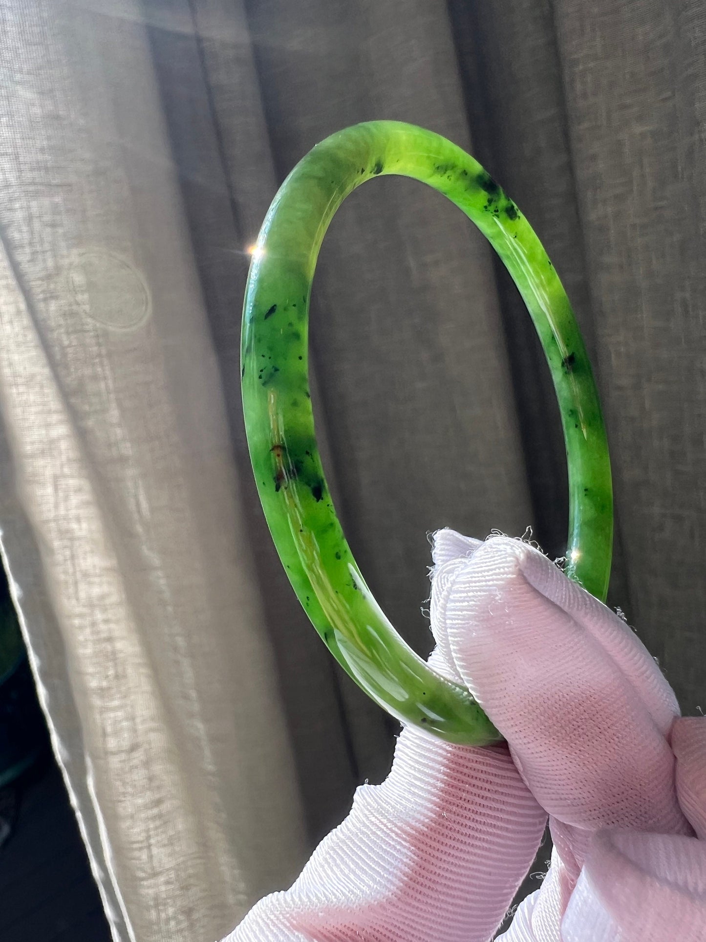 58.4mm Certified Natural hetian jade Siberian green nephrite Bangle/icy oily green nephrite 天然俄料碧玉和田玉 冰阳绿碧玉手镯 美人条 叮当镯 冰润 #5339