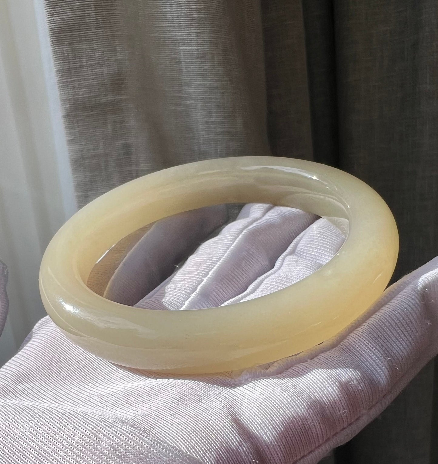 57.2mm Certified Natural old mine Hetian jade bangle bracelet/icy glutinous honey water nephrite/天然精品青海老矿和田玉 正圈手镯 平安镯 蜂蜜水 冰糯 起荧光 #0407