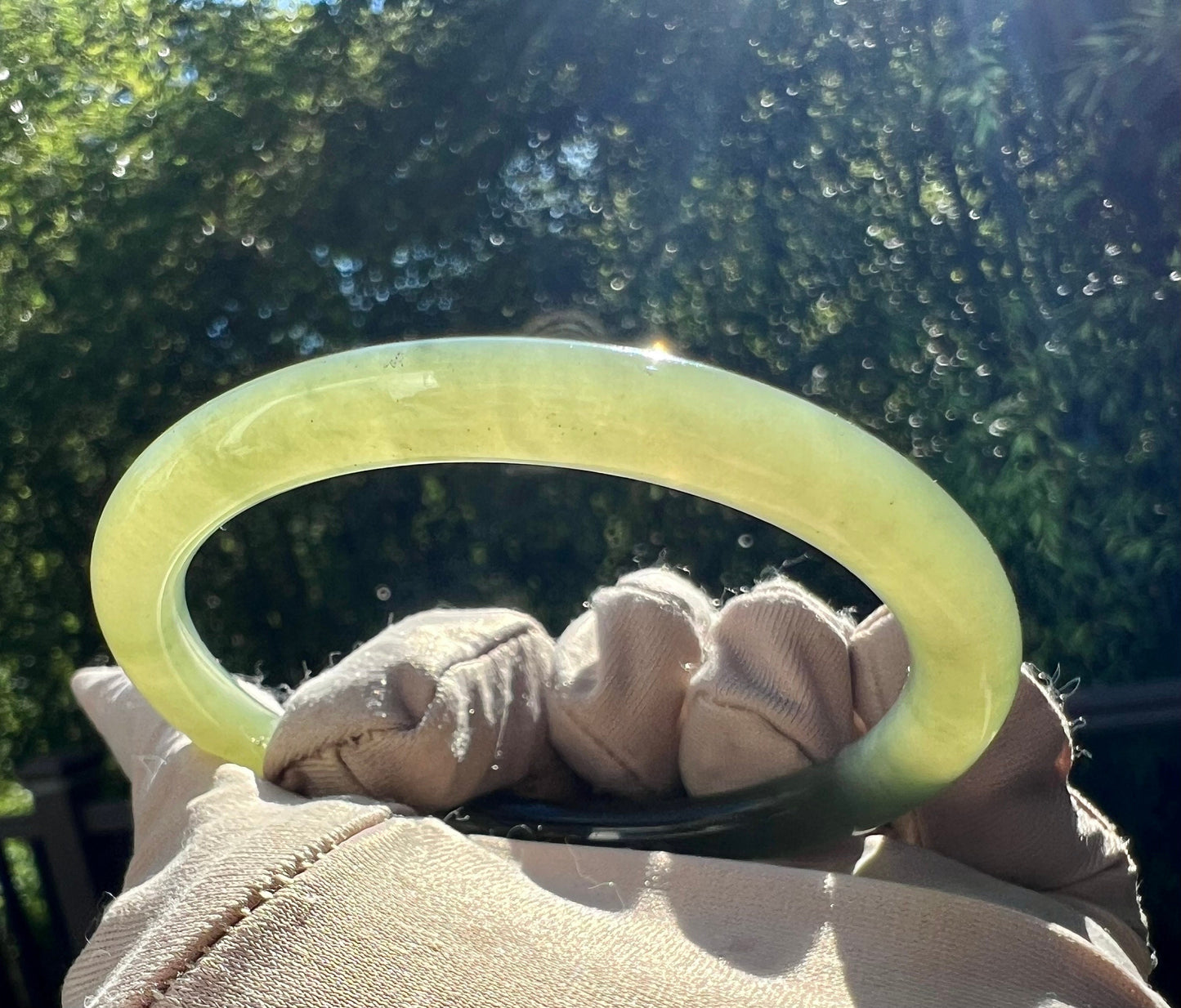 51.7mm Certified Natural hetian jade Qinghai icy lake green with emerald green nephrite Bangle 天然和田玉湖水绿 冰底带翠 细圆条手镯 美人条 冰润起荧光 #0733