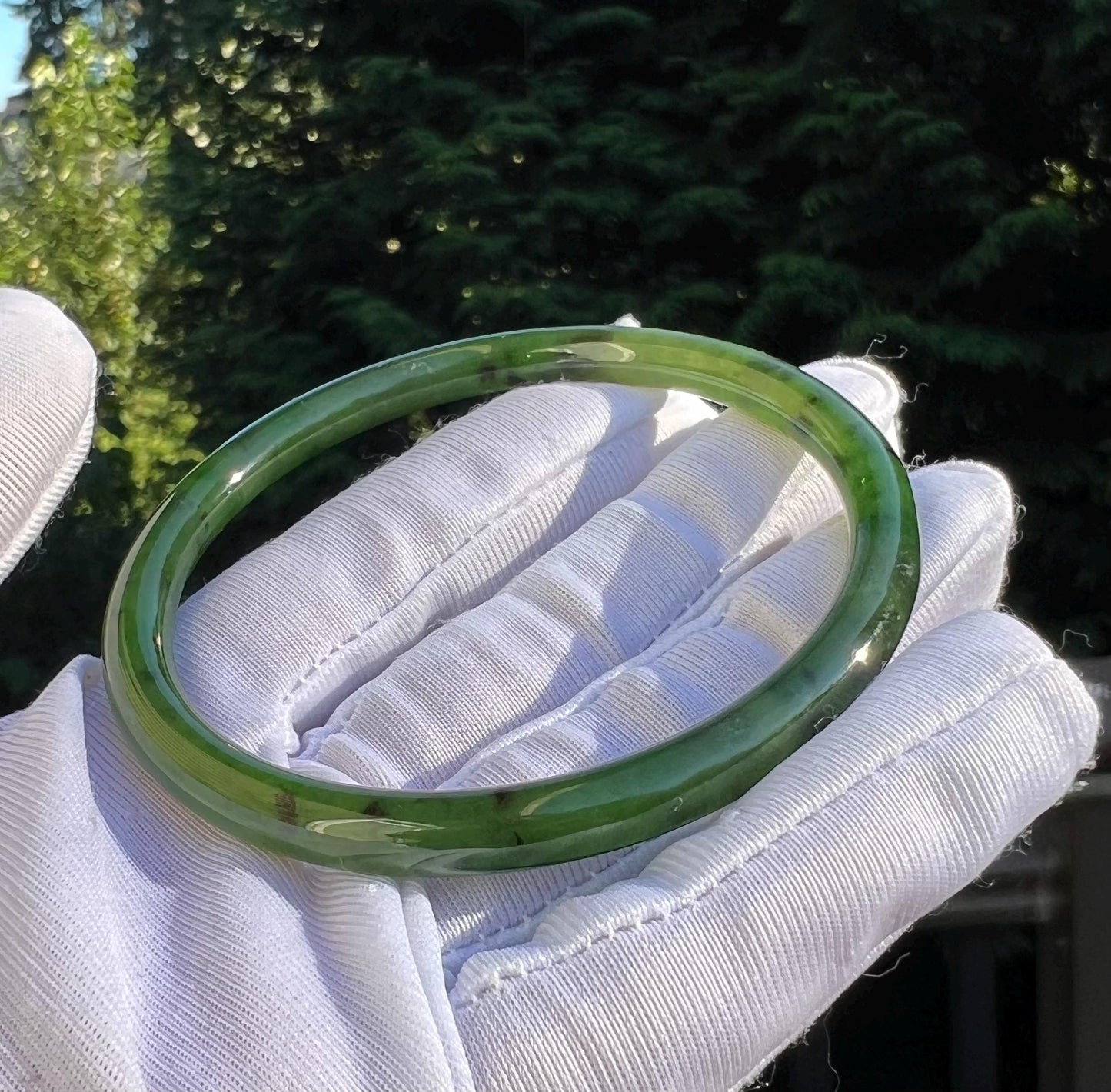 58.3mm Certified Natural hetian jade Siberian green nephrite Bangle/icy bright oily green nephrite 天然和田玉俄料碧玉 冰底阳绿苹果绿手镯 美人条 叮当镯 冰润起荧光#5355