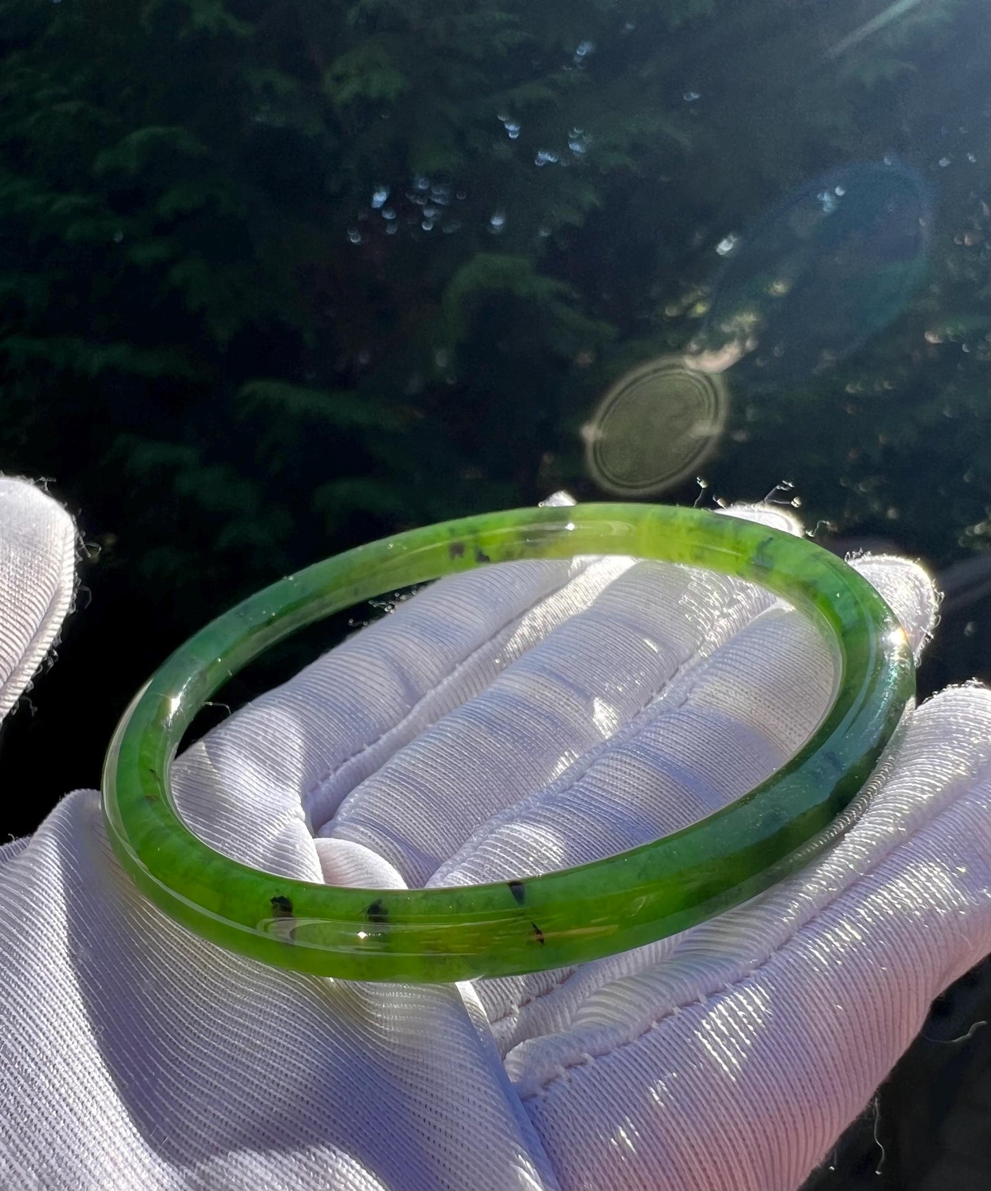 58.3mm Certified Natural hetian jade Siberian green nephrite Bangle/icy bright oily green nephrite 天然和田玉俄料碧玉 冰底阳绿苹果绿手镯 美人条 叮当镯 冰润起荧光#5355