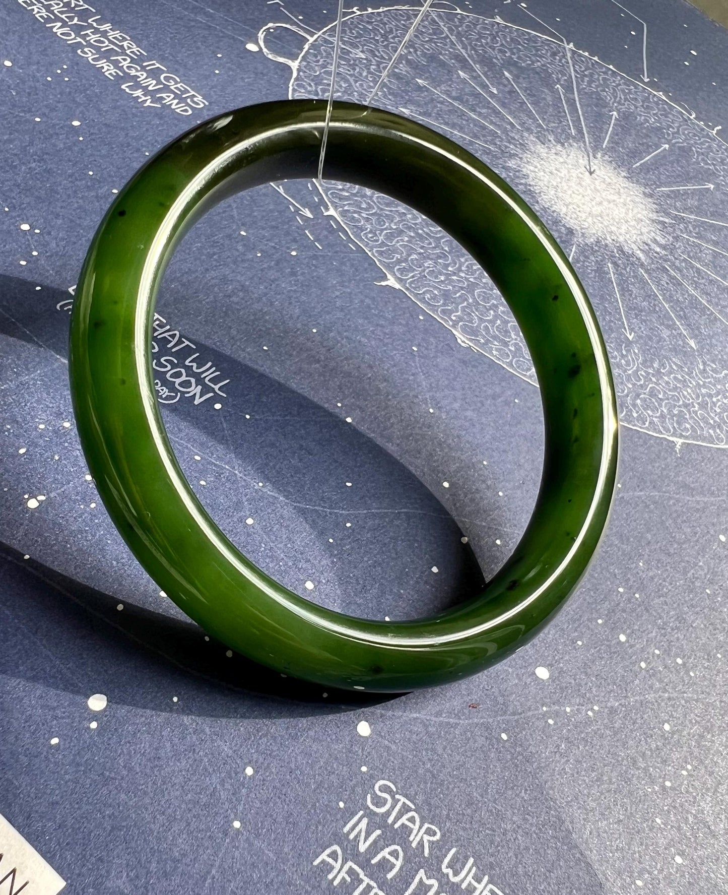 54.7mm Certified Natural hetian jade Siberian green nephrite Bangle/oily apple green 天然俄料碧玉和田玉 乌兰海苹果绿 糖沁山流水 正圈手镯 平安镯 冰润油糯起荧光#8128