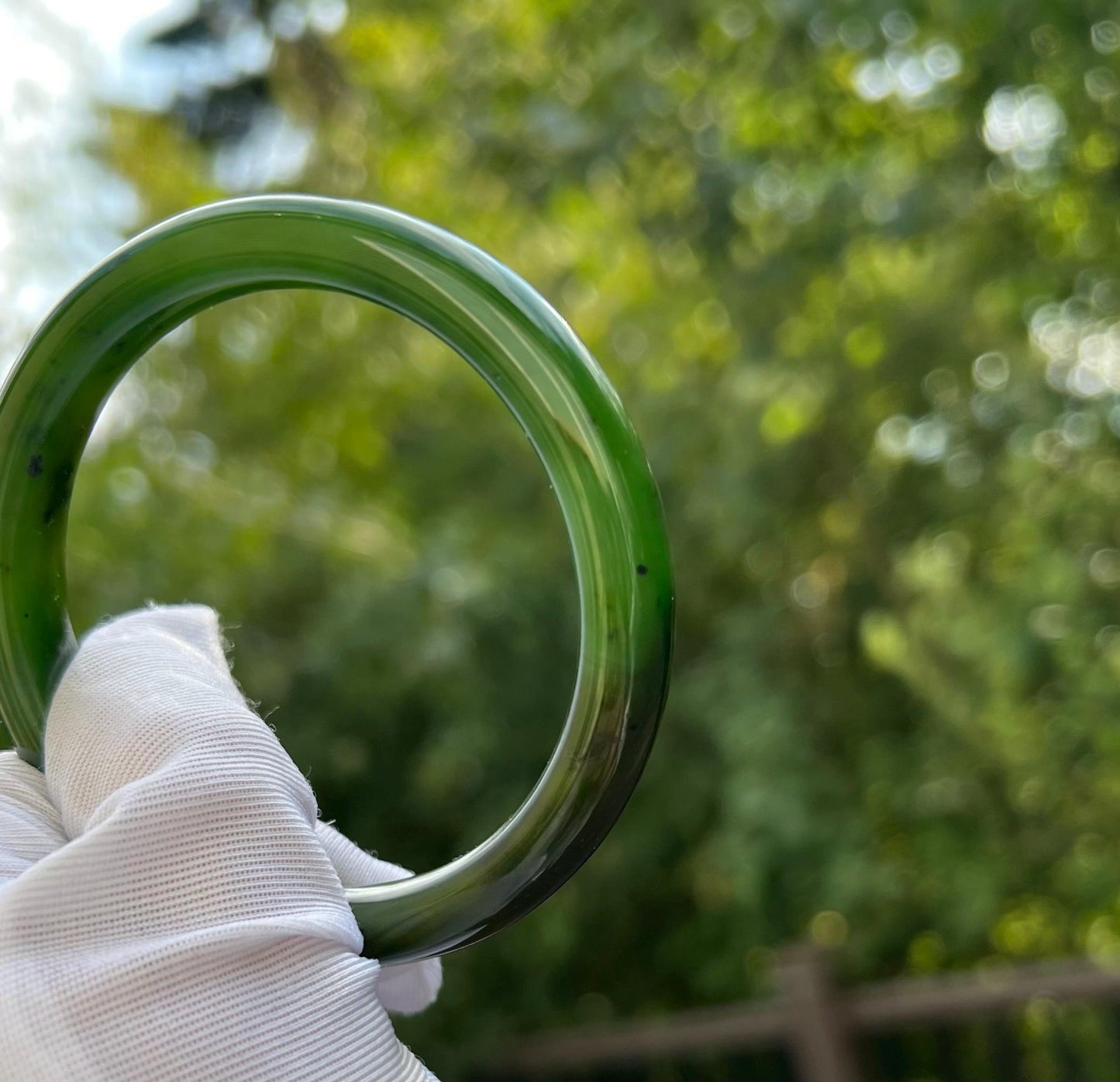 54.7mm Certified Natural hetian jade Siberian green nephrite Bangle/oily apple green 天然俄料碧玉和田玉 乌兰海苹果绿 糖沁山流水 正圈手镯 平安镯 冰润油糯起荧光#8128