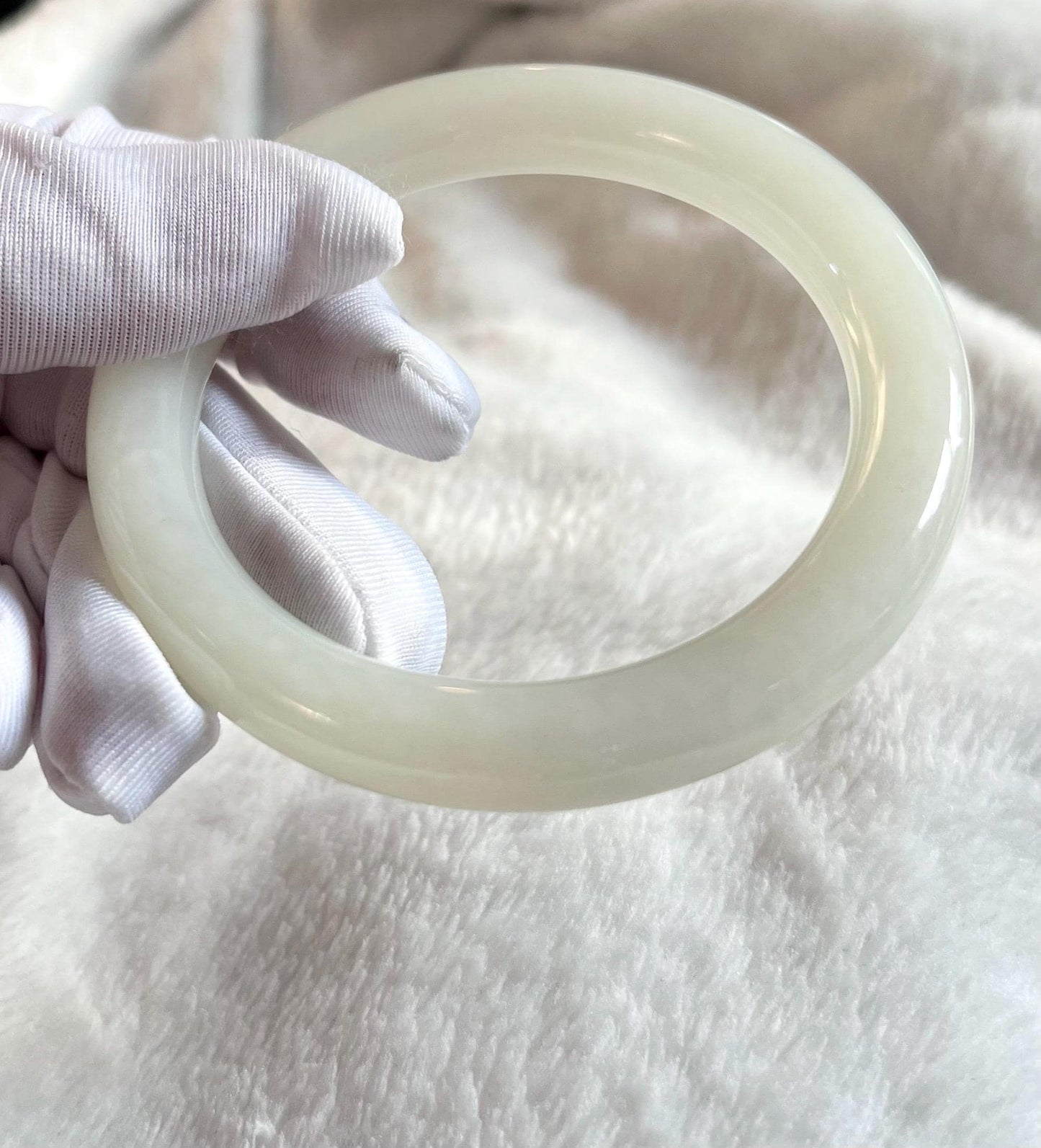 60.5mm Certified natural Hetian jade /Siberian old mine White Nephrite bangle bracelet/天然精品和田玉 俄料老矿白玉 手镯 胖圆条 油熟料#0381