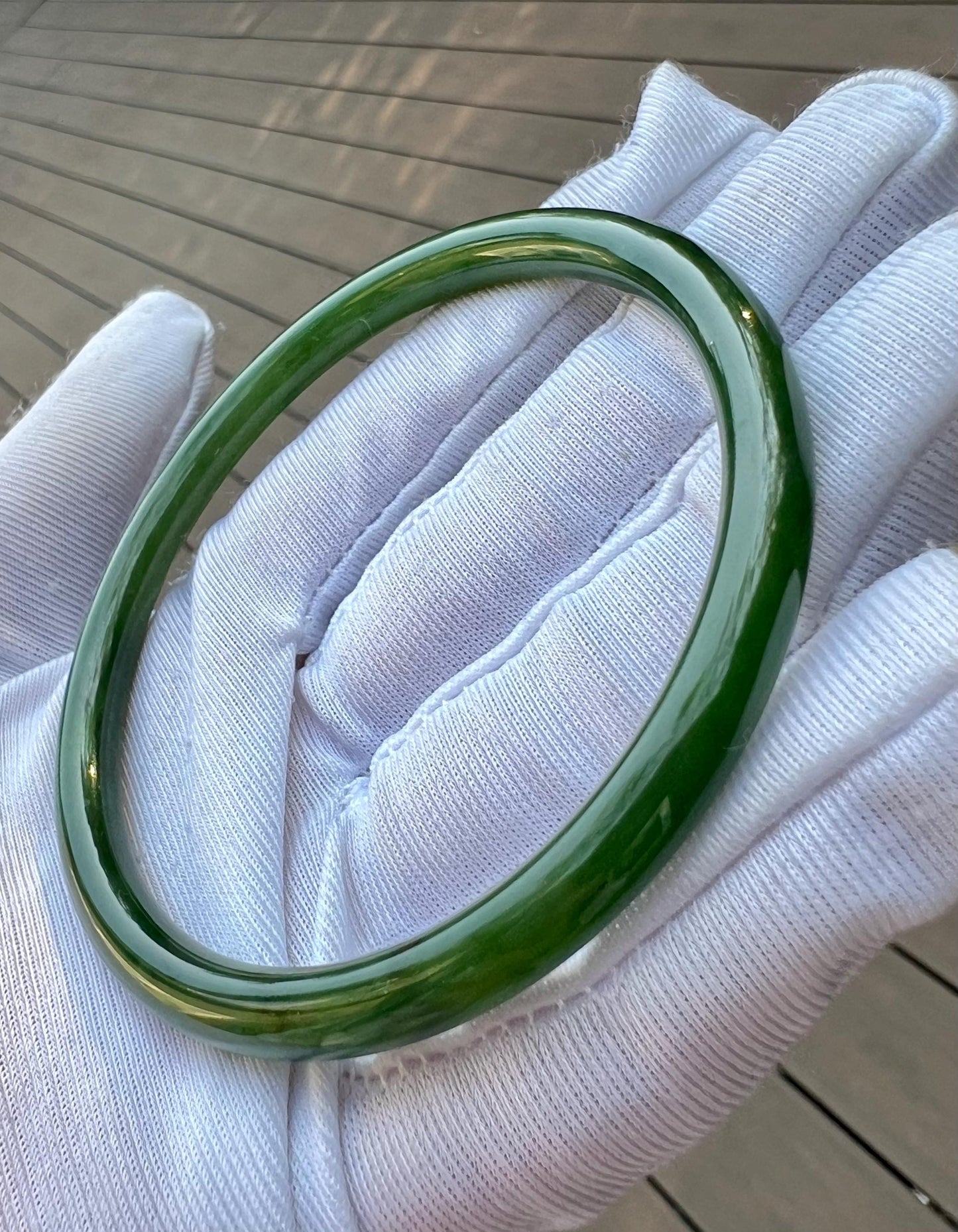 59.9mm Certified Natural hetian jade Siberian green nephrite Bangle/icy bright oily green nephrite 天然俄料碧玉和田玉 冰底阳绿碧玉手镯 美人条 叮当镯 冰润起荧光#5340