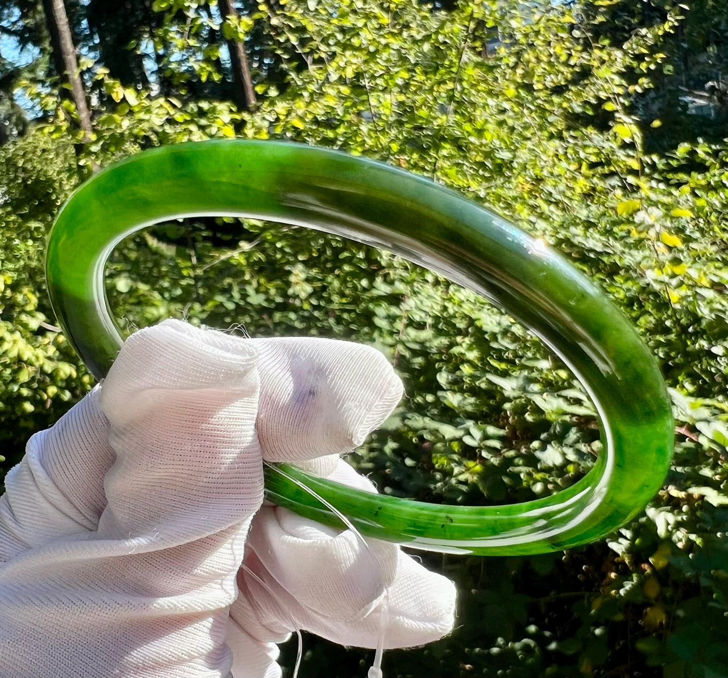 59.5mm Certified Natural hetian jade Siberian green nephrite Bangle/icy oily spinach green nephrite 天然老俄料碧玉和田玉 冰底菠菜绿碧玉手镯 美人条 叮当镯 辣绿#2042