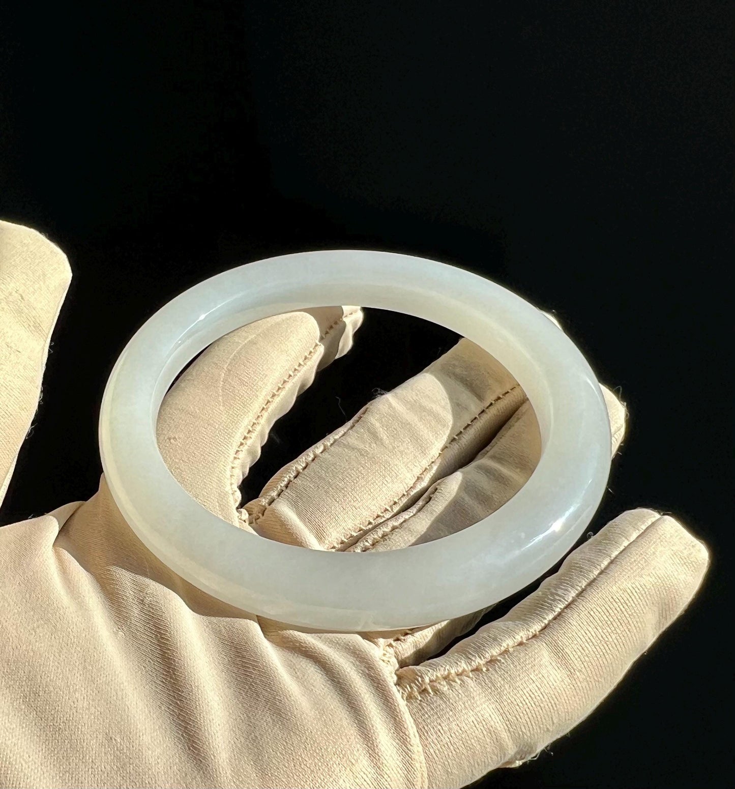 57.9mm Certified Natural hetian jade /Qinghai old mine Icy White Nephrite bangle bracelet/天然精品和田玉 青海老矿白玉 手镯 平安镯 冰润 藕白色#4017