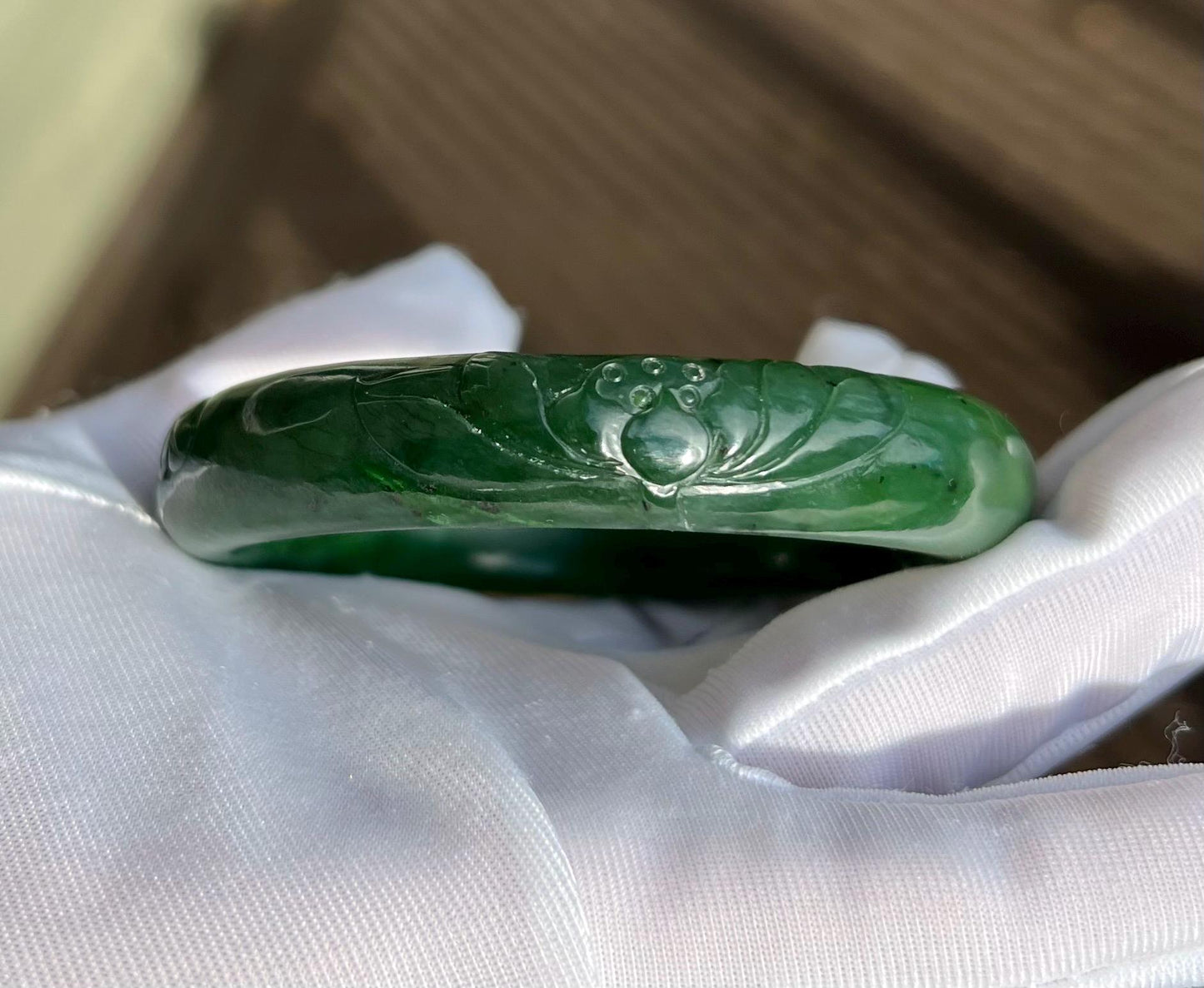 56.1mm Certified Natural hetian jade Siberian green nephrite Bangle/oily rich apple green nephrite 天然和田玉 俄料碧玉 浓郁苹果绿 正圈手镯 平安镯 细腻油润#4576