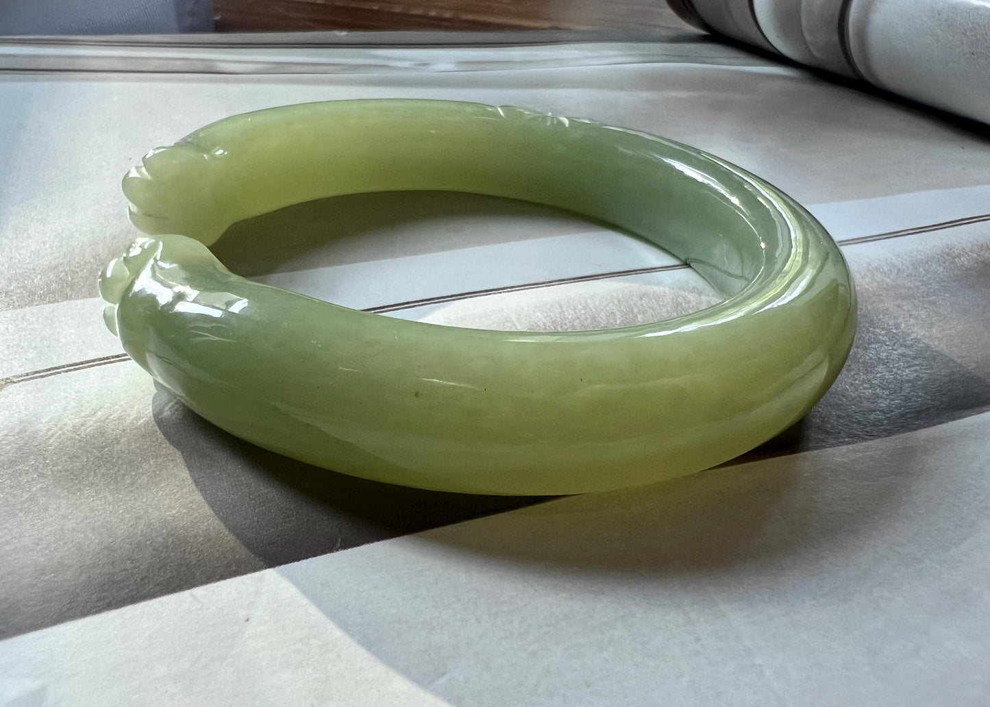 56.5~~58.5mm Certified Natural hetian jade Qinghai nephrite opening Bangle/greenish cat's paw banglef 天然精品和田玉 青海老矿料 猫爪手镯 开口镯 胶糯细润 #4086