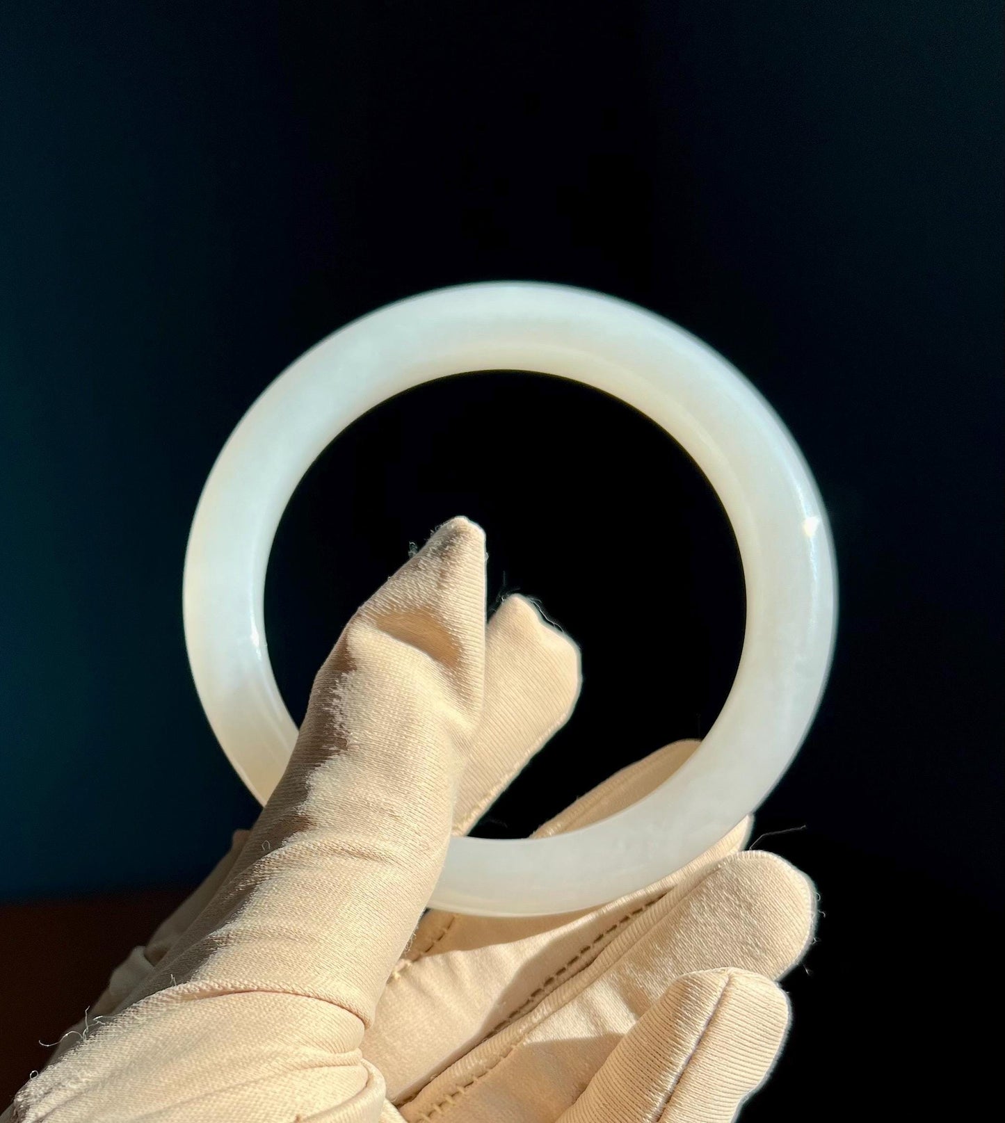 57.9mm Certified Natural hetian jade /Qinghai old mine Icy White Nephrite bangle bracelet/天然精品和田玉 青海老矿白玉 手镯 平安镯 冰润 藕白色#4017