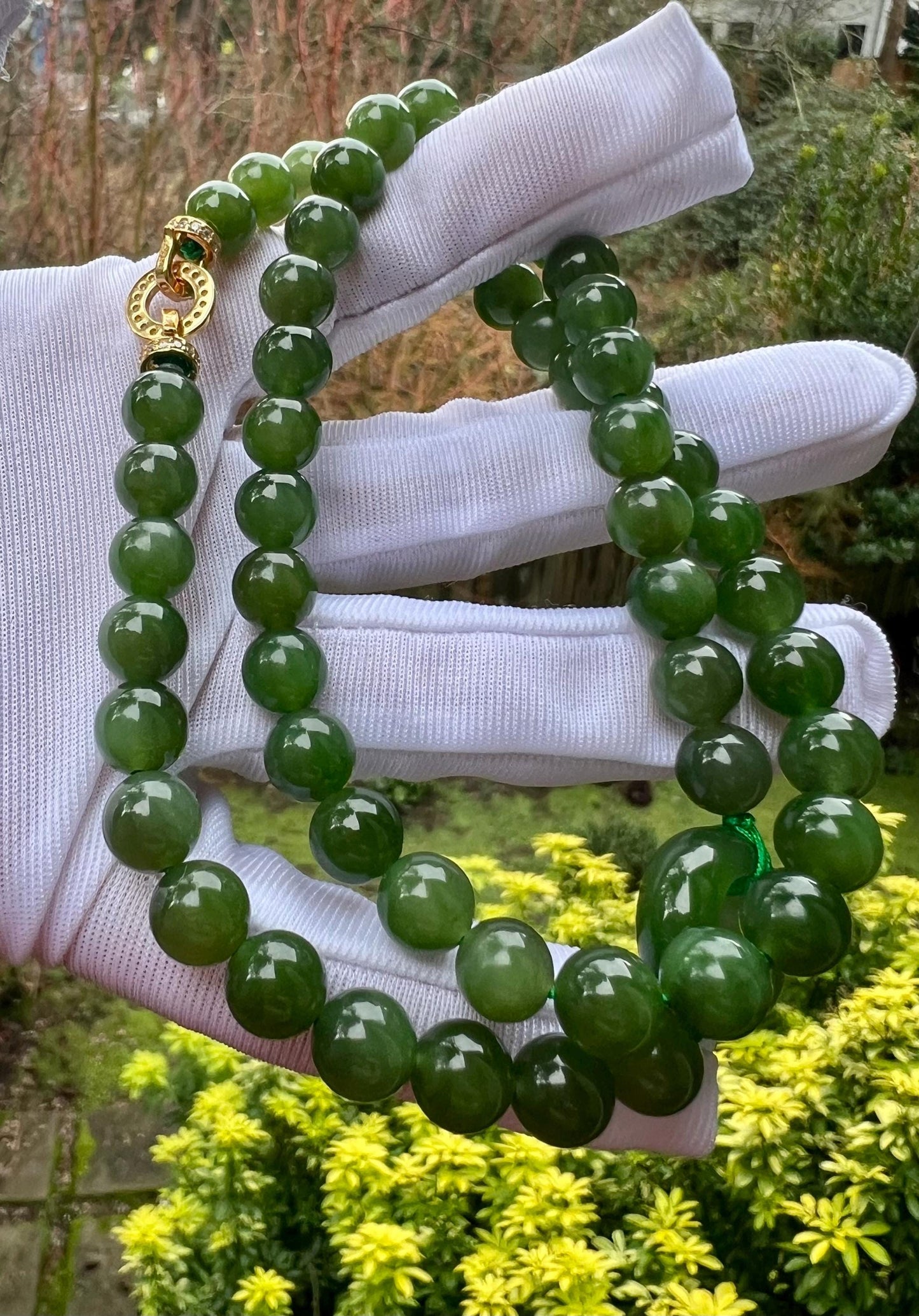 Certified natural hetian Jade Siberian green nephrite necklace /rich green color/green nephrite donut 天然和田玉 俄料碧玉项链 阳绿起莹光 #3491 碧玉甜甜圈