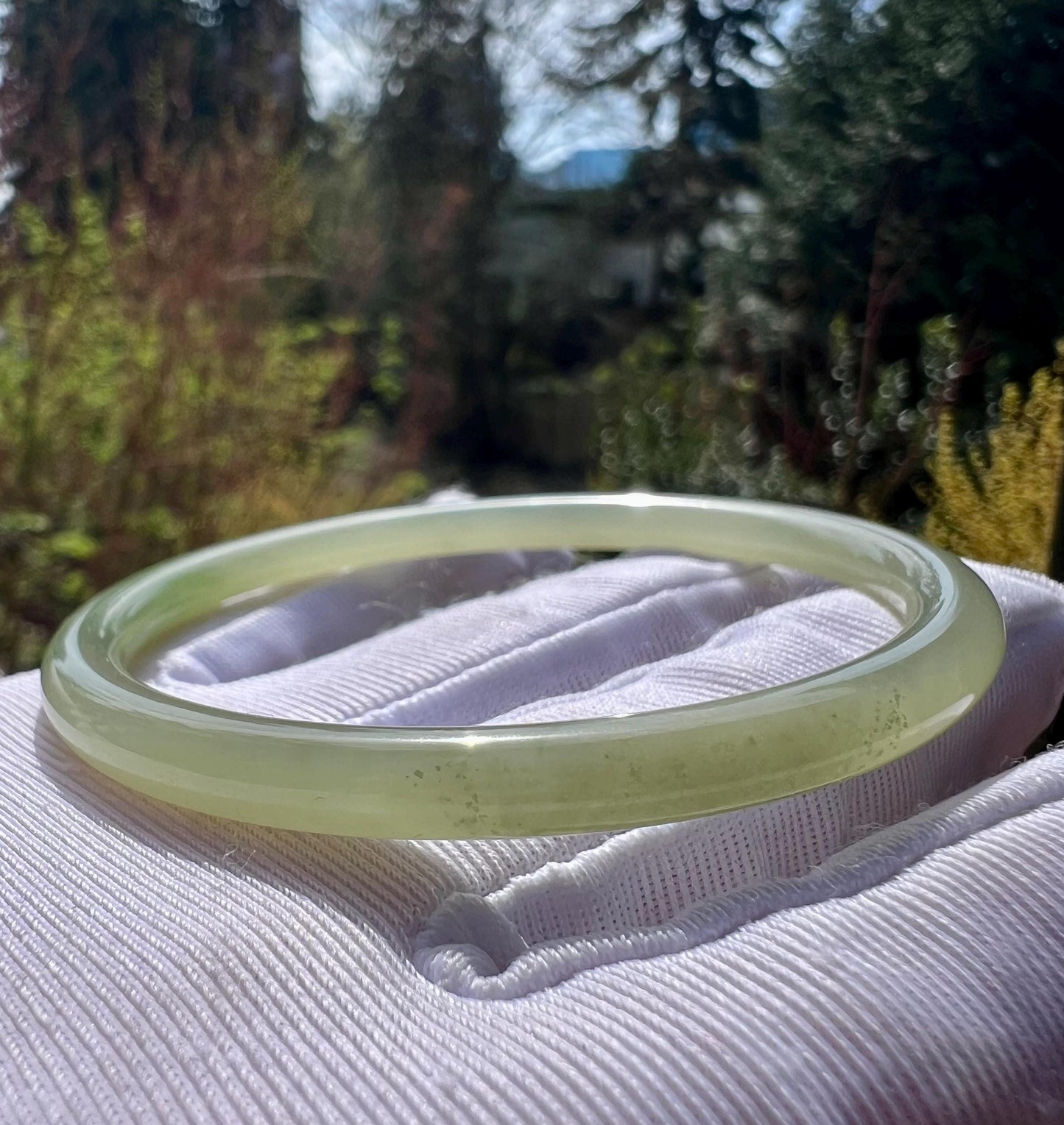 54.3mm Certified natural icy light green with emerald green nephrite Bangle 天然晴水玉带翠 细圆条手镯 美人条 冰润起莹光 #0757 叮当镯