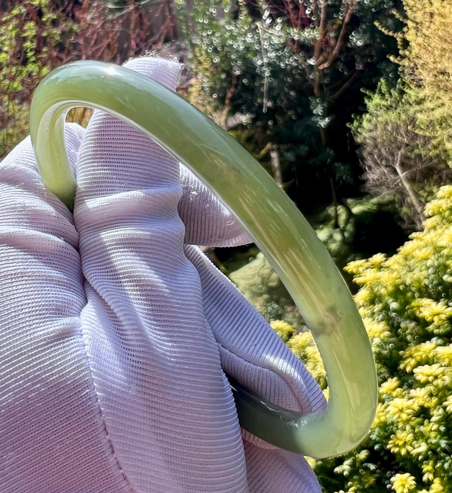 57mm Certified natural icy lake green nephrite Bangle/dangling bangle 天然软玉 湖水绿 细圆条手镯 美人条 叮当镯 冰润起莹光 #0770