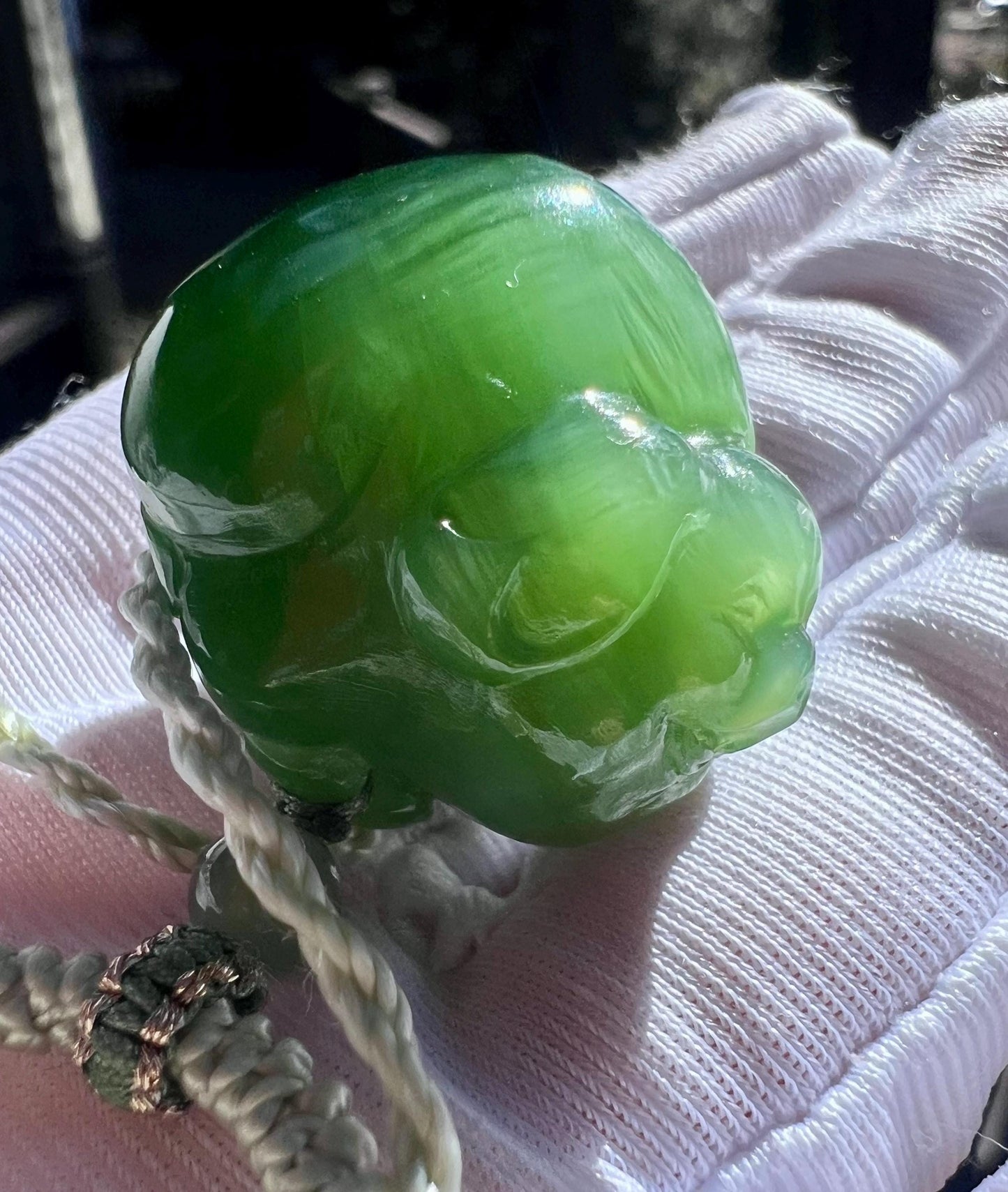 Certified natural Siberian nephrite green jade/ green nephrite carved piggy pendant necklace/chatoyant green nephrite天然碧玉 猫眼小猪吊坠 项链#7432
