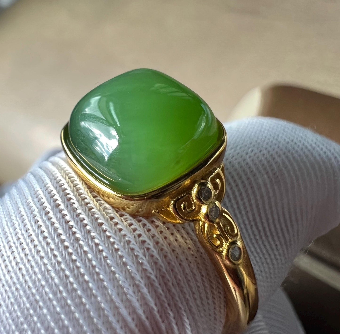 Certified natural nephrite green jade ring Sterling Silver ring/square shaped green nephrite 天然碧玉 果阳绿 起胶起荧光 纯银镶戒指/指环#0289