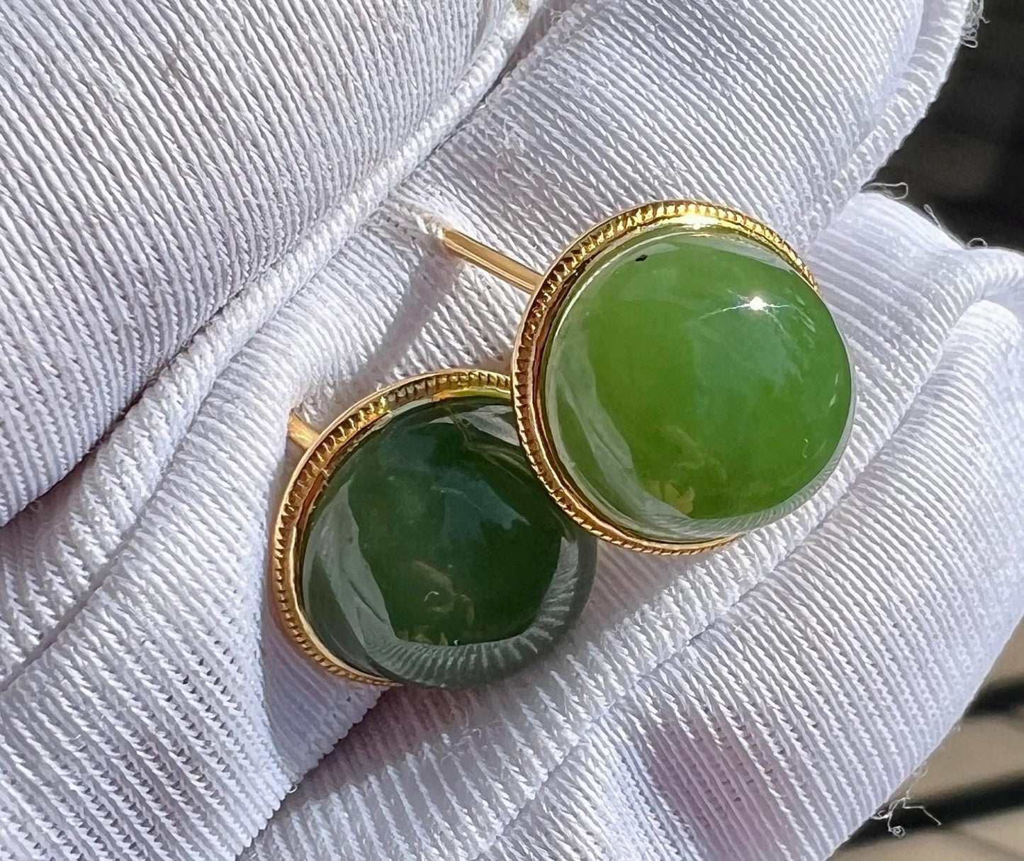 Certified natural nephrite green jade/green nephrite oval shaped earrings/S925 stud earrings 天然碧玉蛋面耳环 纯银耳钉#0127 浓阳绿