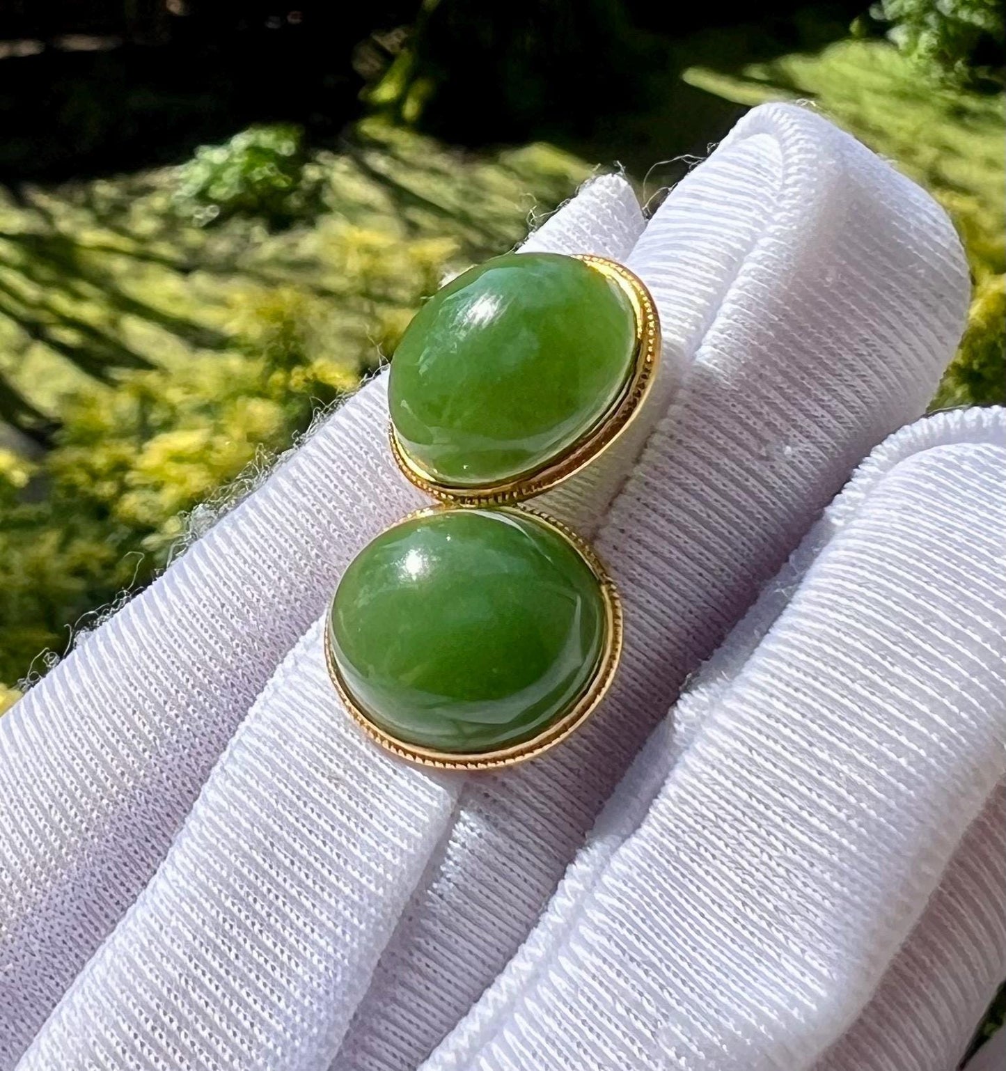 Certified natural nephrite green jade/green nephrite oval shaped earrings/S925 stud earrings 天然碧玉蛋面耳环 纯银耳钉#0127 浓阳绿