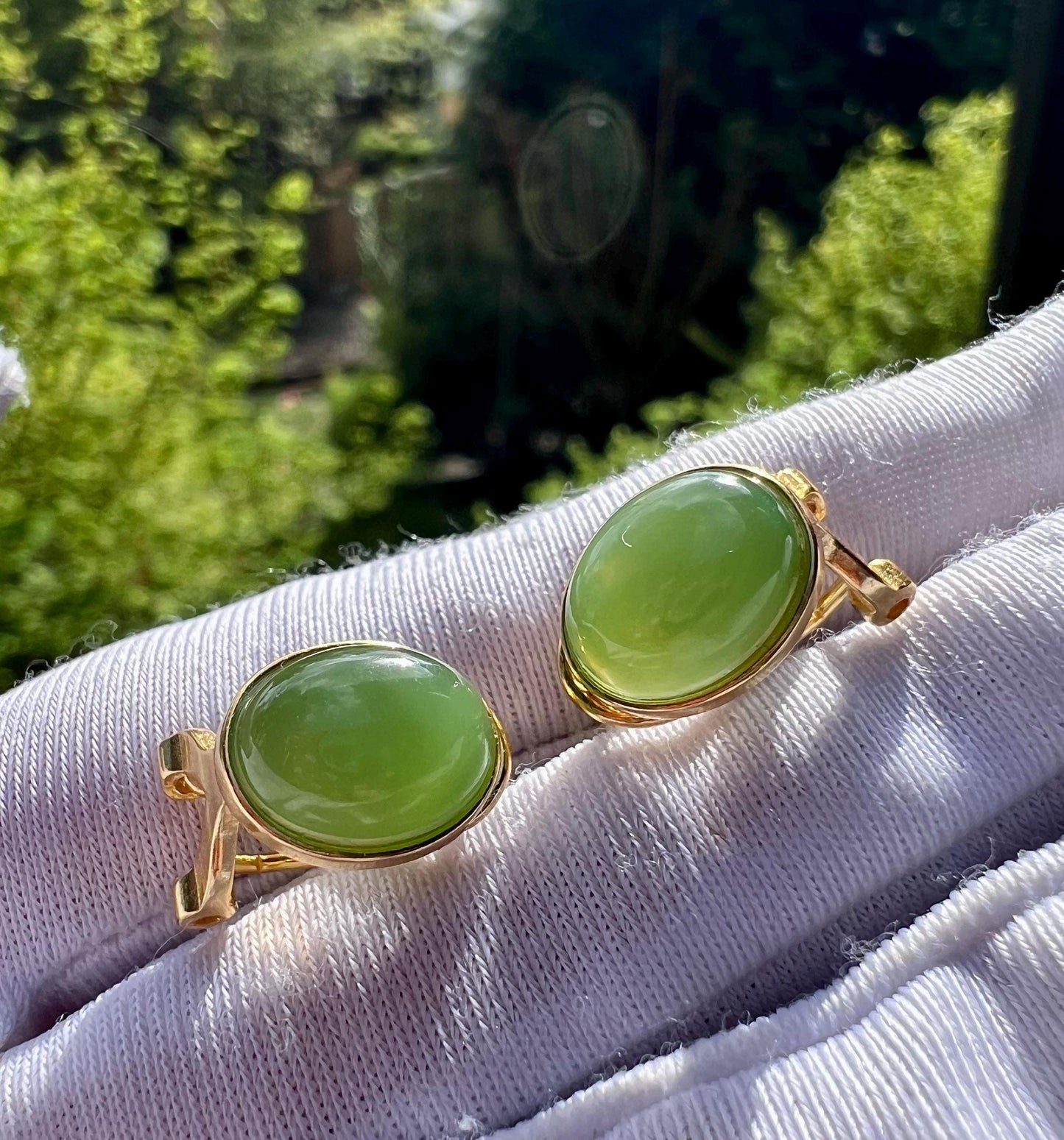 Certified natural nephrite green jade/Siberian green nephrite oval shaped earrings/S925 clip on earrings 天然俄料碧玉蛋面耳环 纯银耳扣#0070 果阳绿