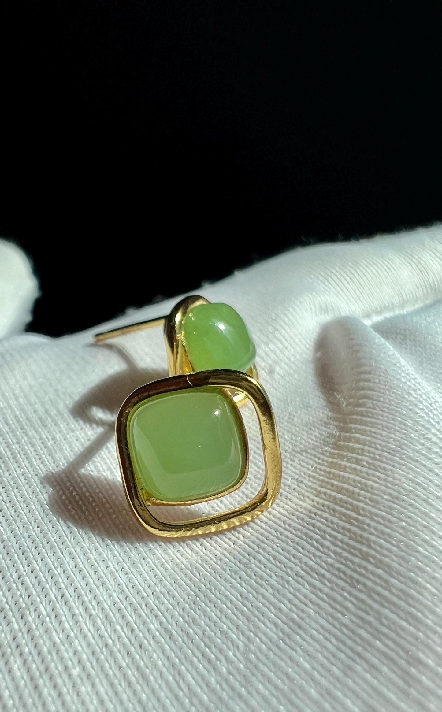 Certified natural nephrite green jade/green nephrite square shaped earrings/S925 stud earrings 天然碧玉方形耳环 纯银耳钉#0077 果阳绿起莹光