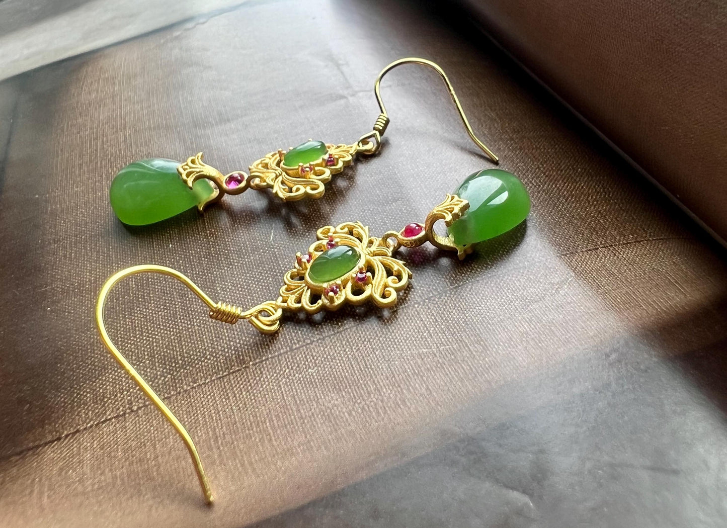 Certified natural nephrite green jade/ icy green nephrite Teardrop shaped drop earrings/S925 天然碧玉 水滴 耳环 耳钩 耳坠 #0933