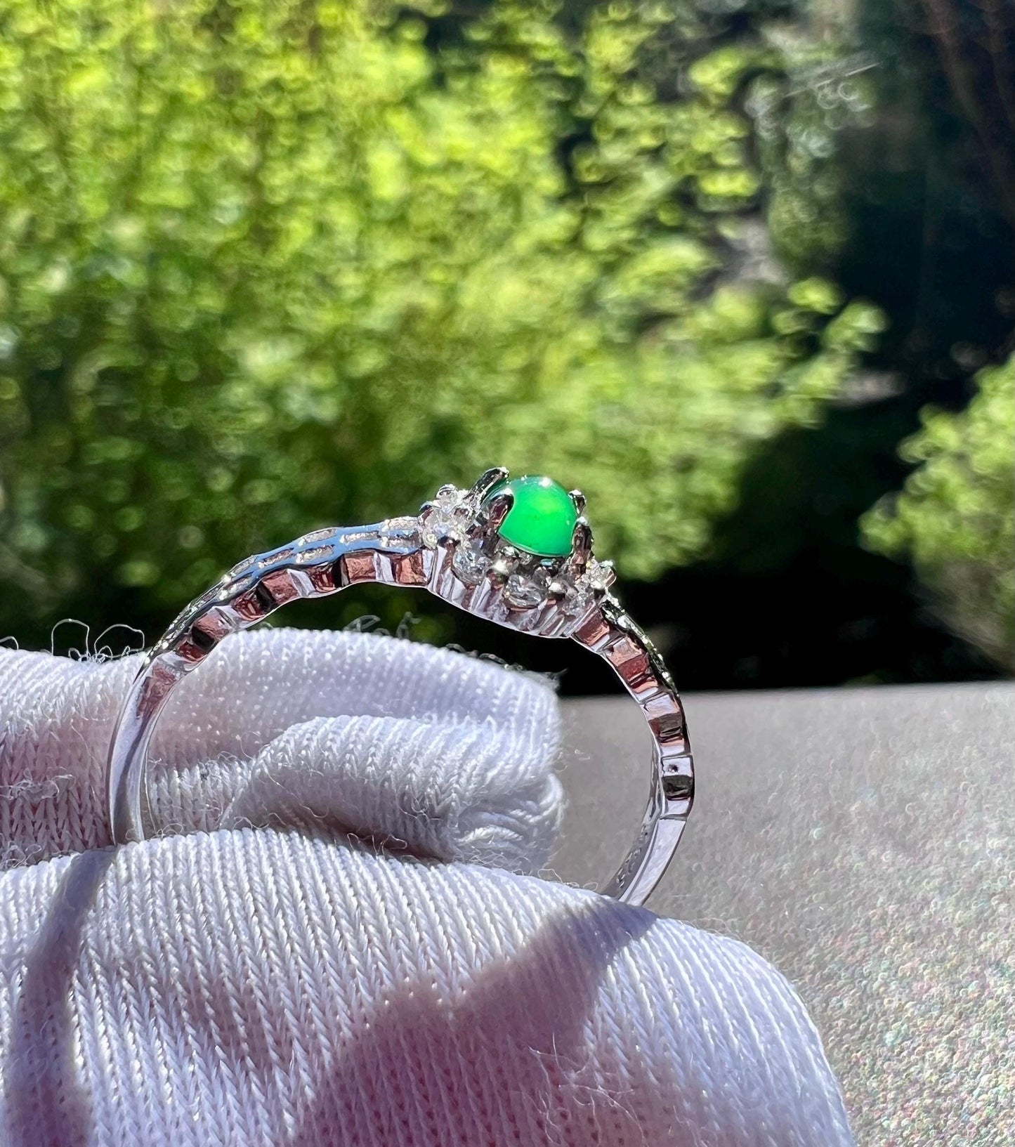 Certified natural Grade A Green Jade ring /green Jadiete inlaid ring, sterling silver天然A货翡翠 危料满绿翡翠戒指 起胶起莹光#8853