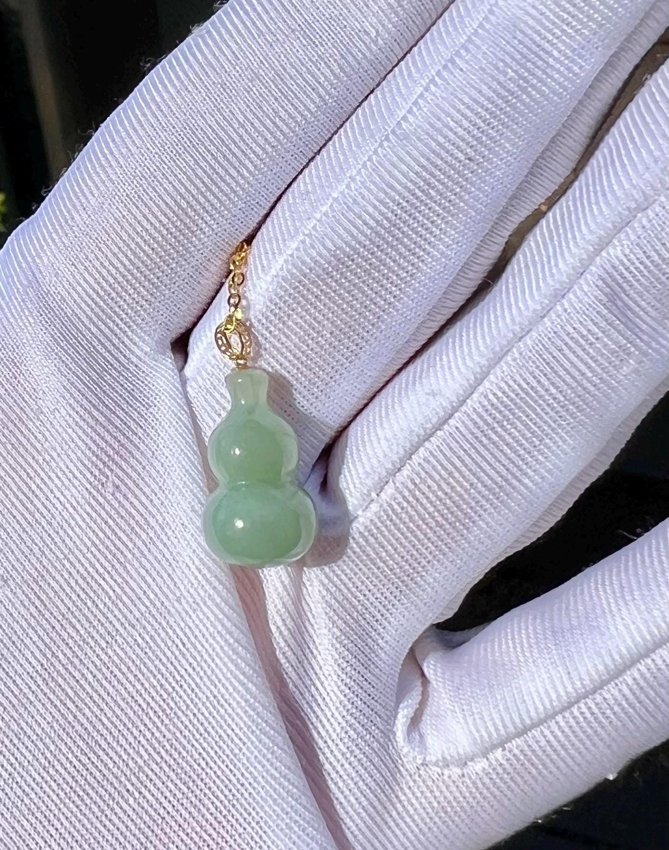 Certified natural nephrite green jade/light bluish green nephrite/carving gourd pendant necklace天然碧玉 粉青起莹光 葫芦吊坠项链18k金扣头#1727