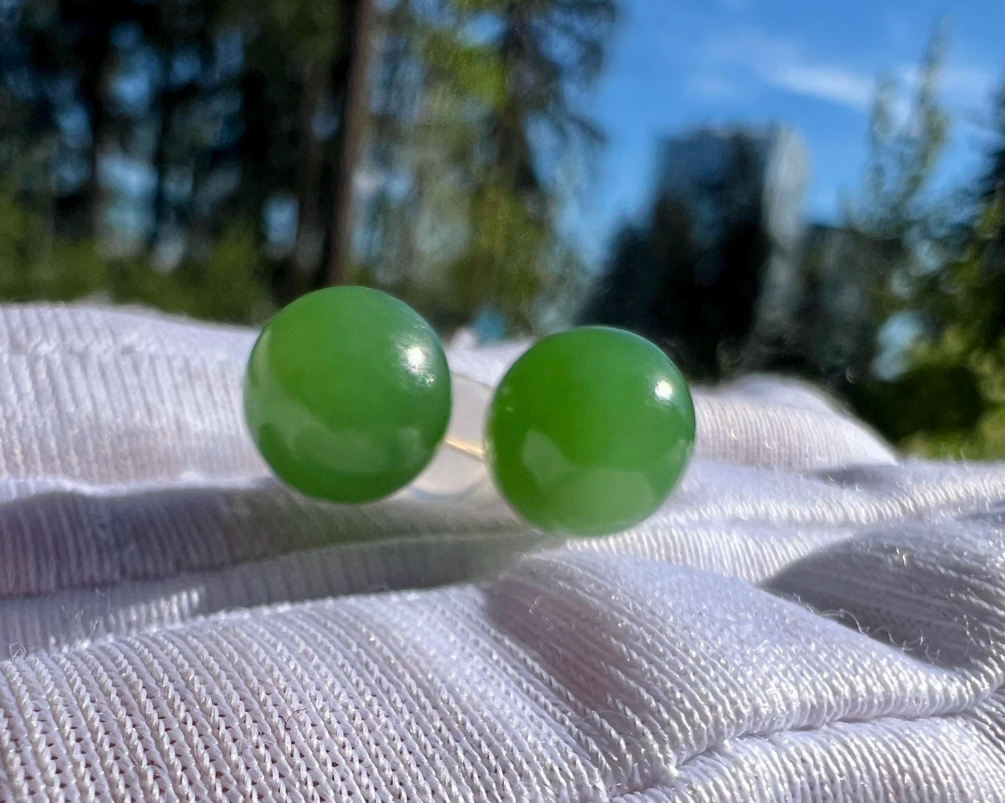 8mm Certified natural nephrite green jade/ green Nephrite ball stud earrings/Jade earrings/gold 18k天然碧玉圆珠耳钉 阳绿 高品质无黑点/18k金#9170