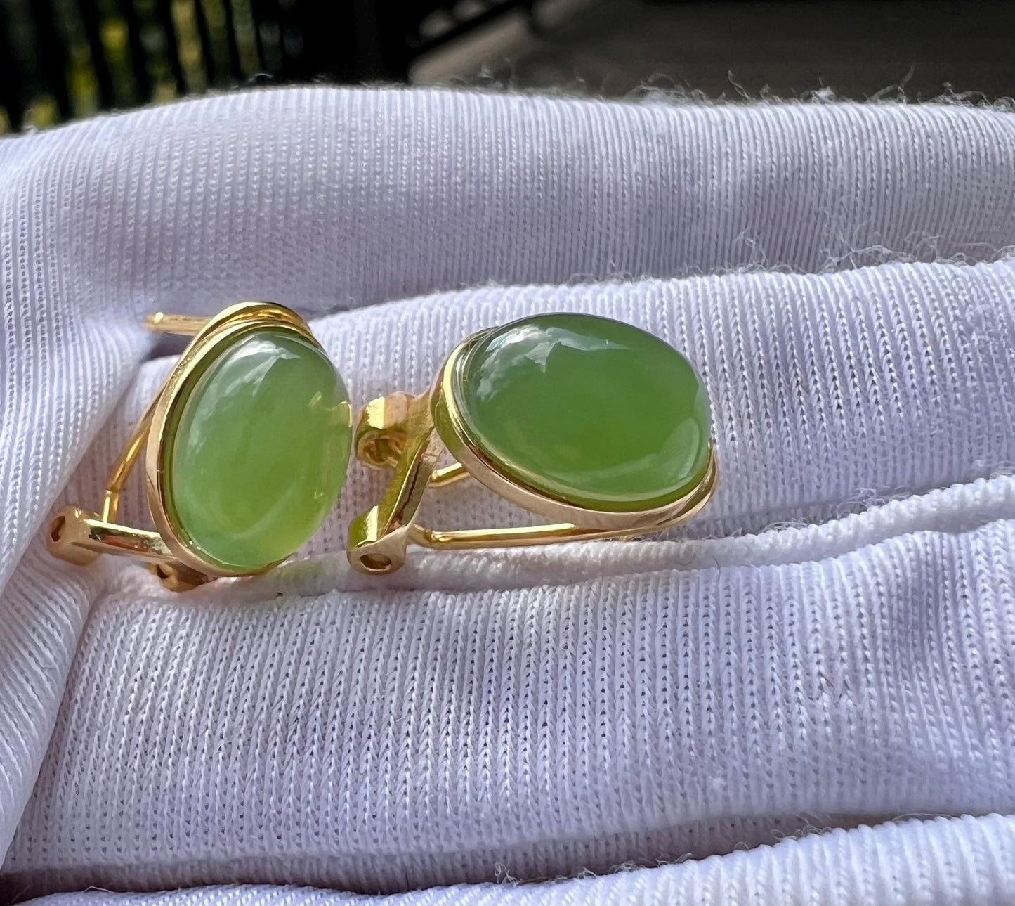 Certified natural nephrite green jade/Siberian green nephrite oval shaped earrings/S925 clip on earrings 天然俄料碧玉蛋面耳环 纯银耳扣#0070 果阳绿