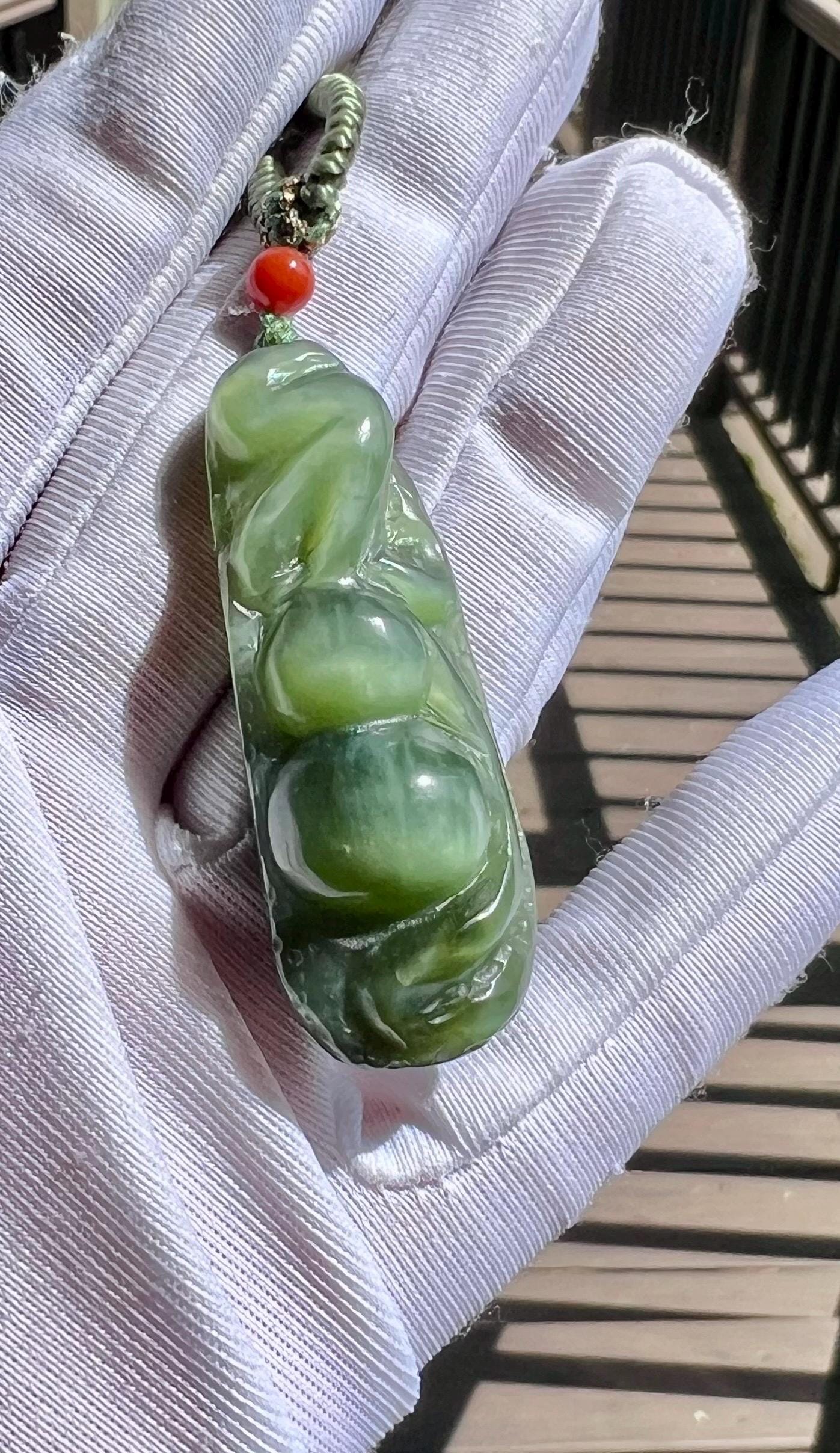Certified natural nephrite green jade/Siberian bluish green nephrite carved gourd pendant necklace/chatoyant green nephrite 天然碧玉 猫眼鸭蛋青 单面雕刻葫芦 吊坠#1709